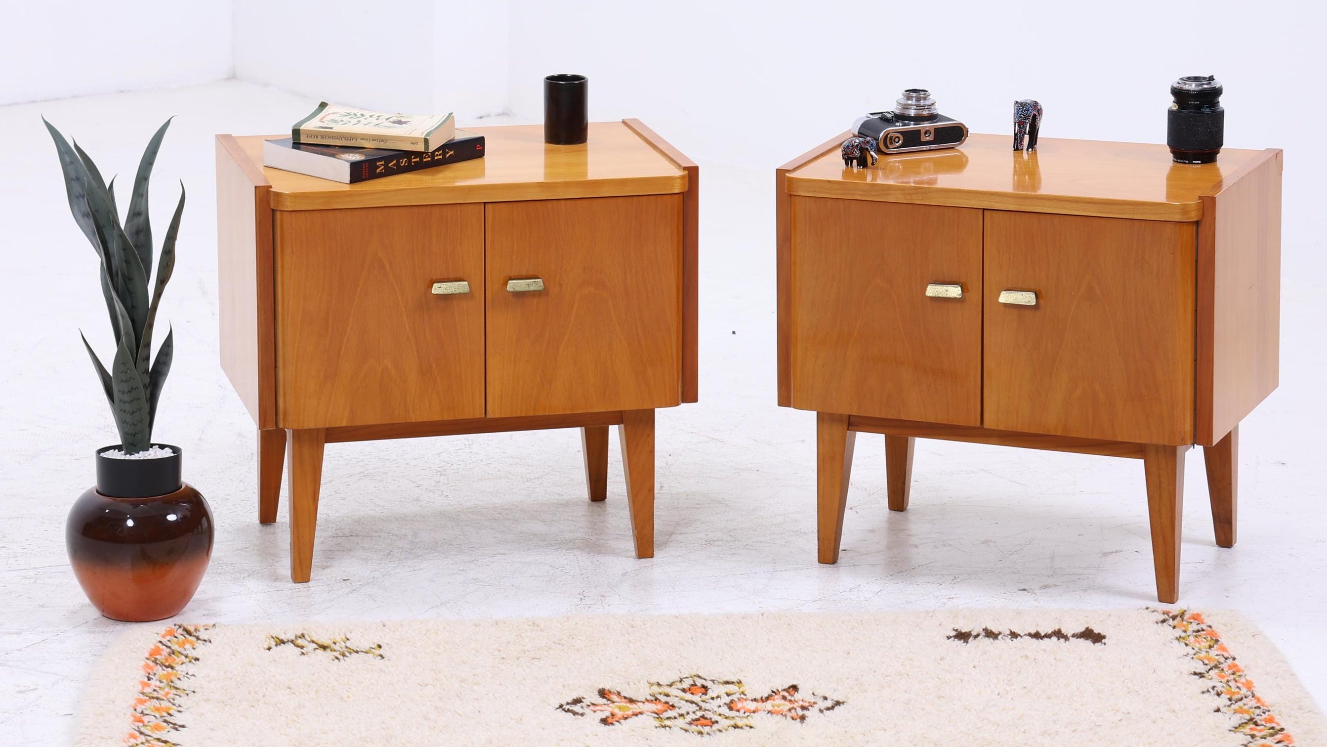 Mid Century Nachttische – Vintage Design der 60er Jahre – Restore Vintage Berlin