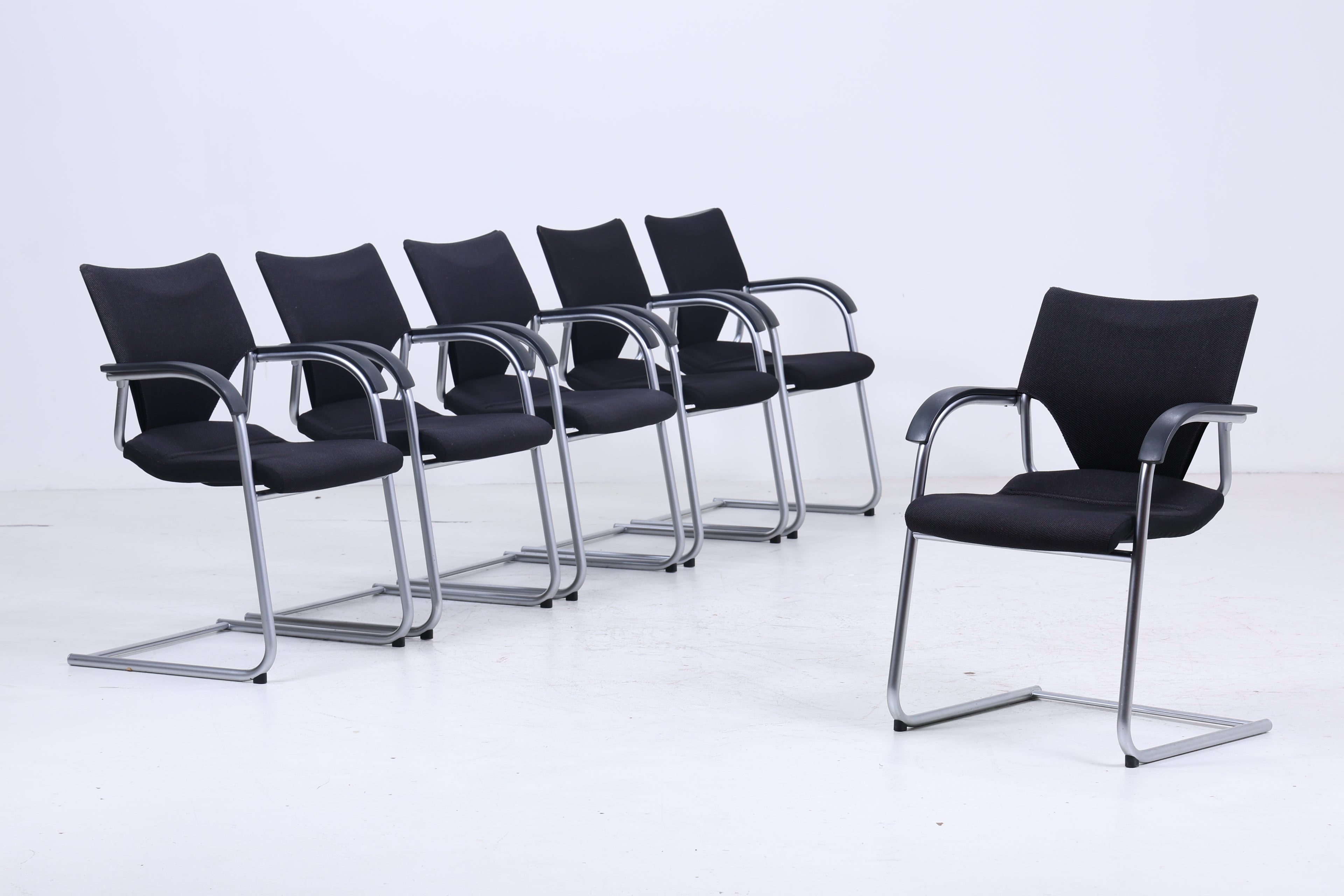 Vintage Wilkhahn Modus 277/71 Freischwinger - 70er Jahre Konferenzstühle in Schwarz Meliert - Mid Century Büro Sessel mit Armlehne