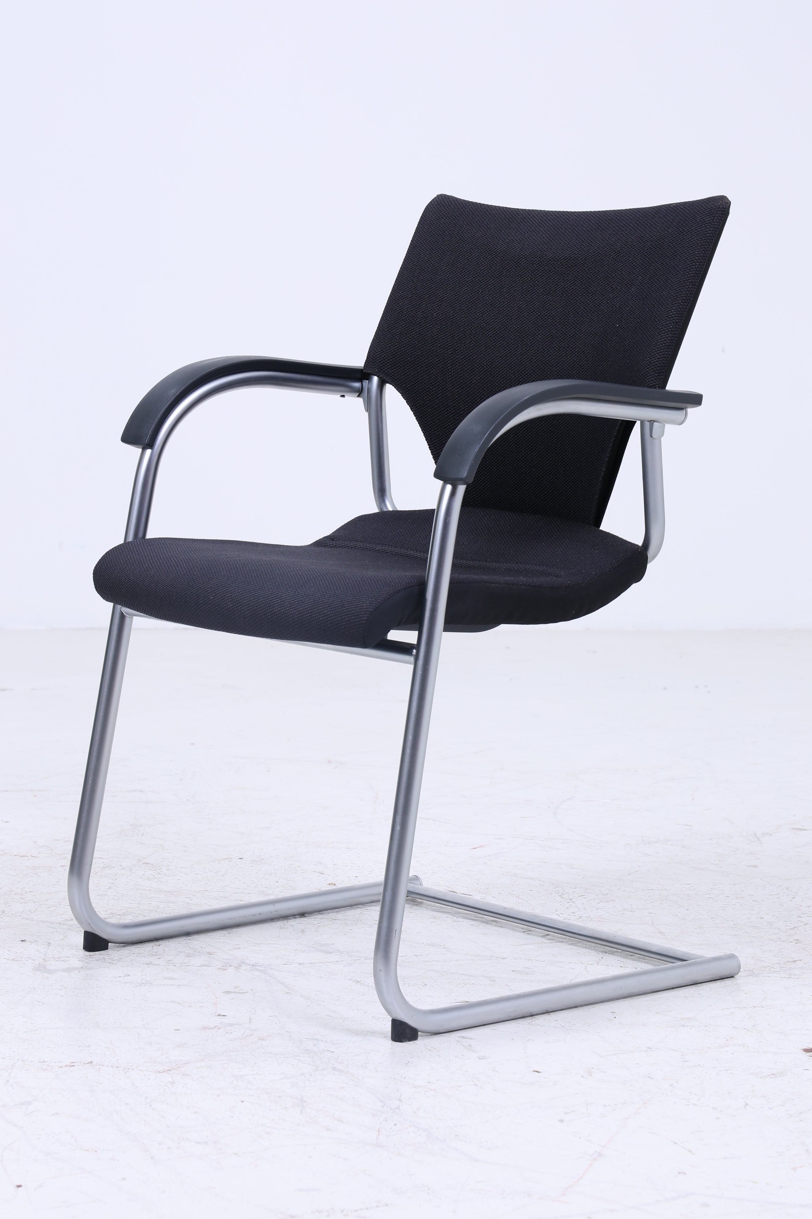 Vintage Wilkhahn Modus 277/71 Freischwinger - 70er Jahre Konferenzstühle in Schwarz Meliert - Mid Century Büro Sessel mit Armlehne