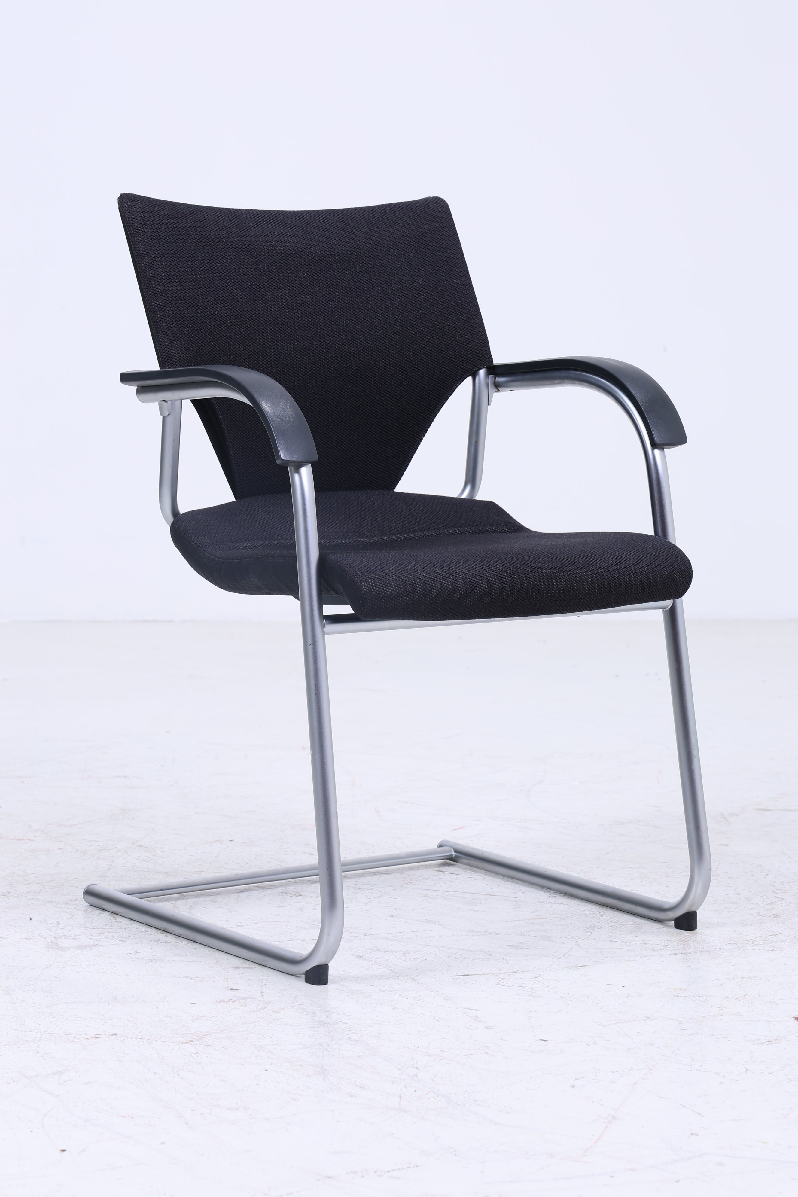 Vintage Wilkhahn Modus 277/71 Freischwinger - 70er Jahre Konferenzstühle in Schwarz Meliert - Mid Century Büro Sessel mit Armlehne