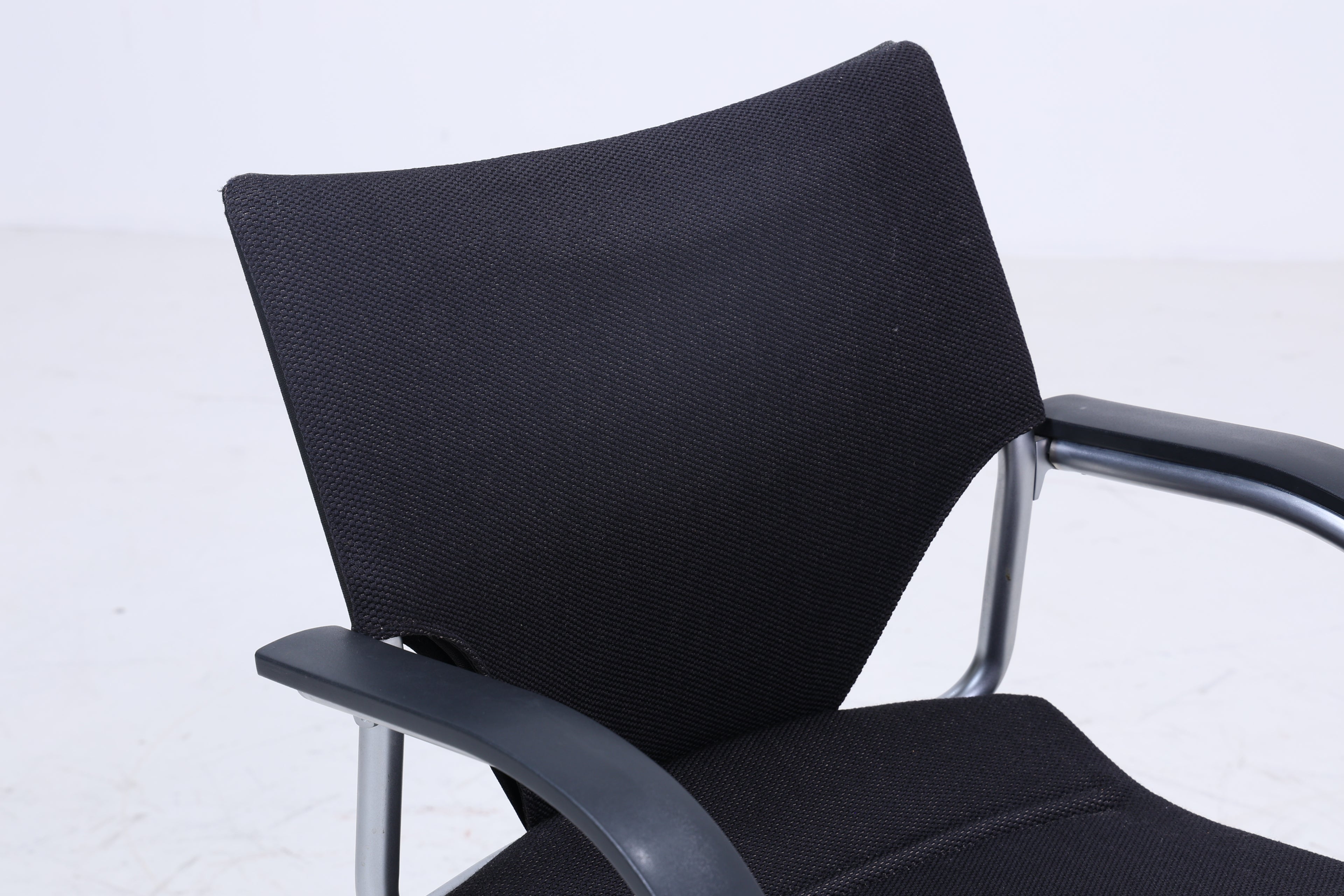 Vintage Wilkhahn Modus 277/71 Freischwinger - 70er Jahre Konferenzstühle in Schwarz Meliert - Mid Century Büro Sessel mit Armlehne