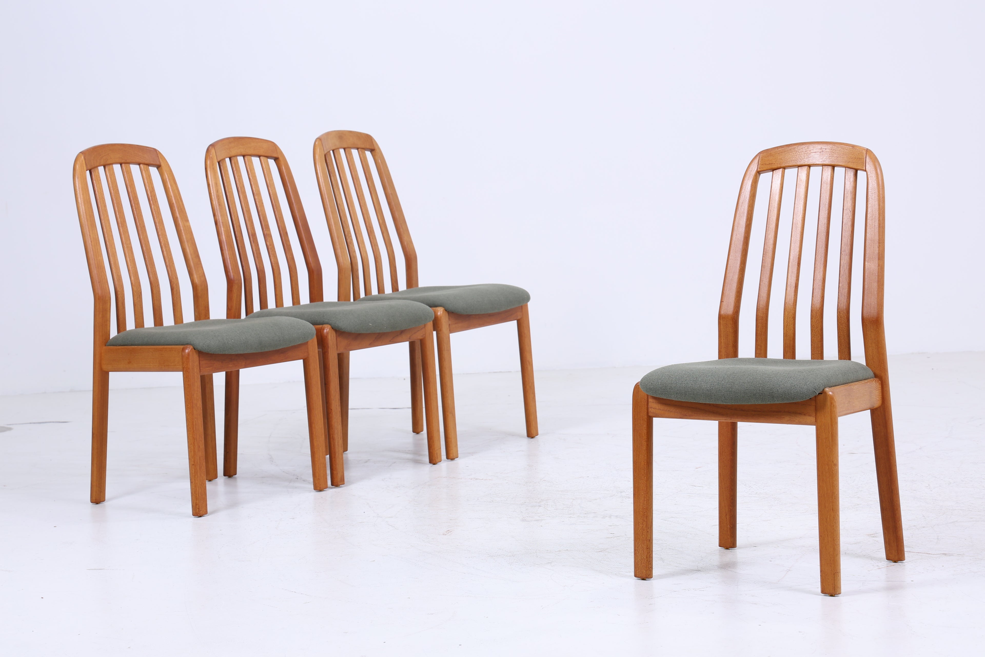 4er Set Vintage Teak Dyrlund Stühle aus den 60ern | Mid Century Küchen Stuhl Esszimmerstühle Vintage Retro