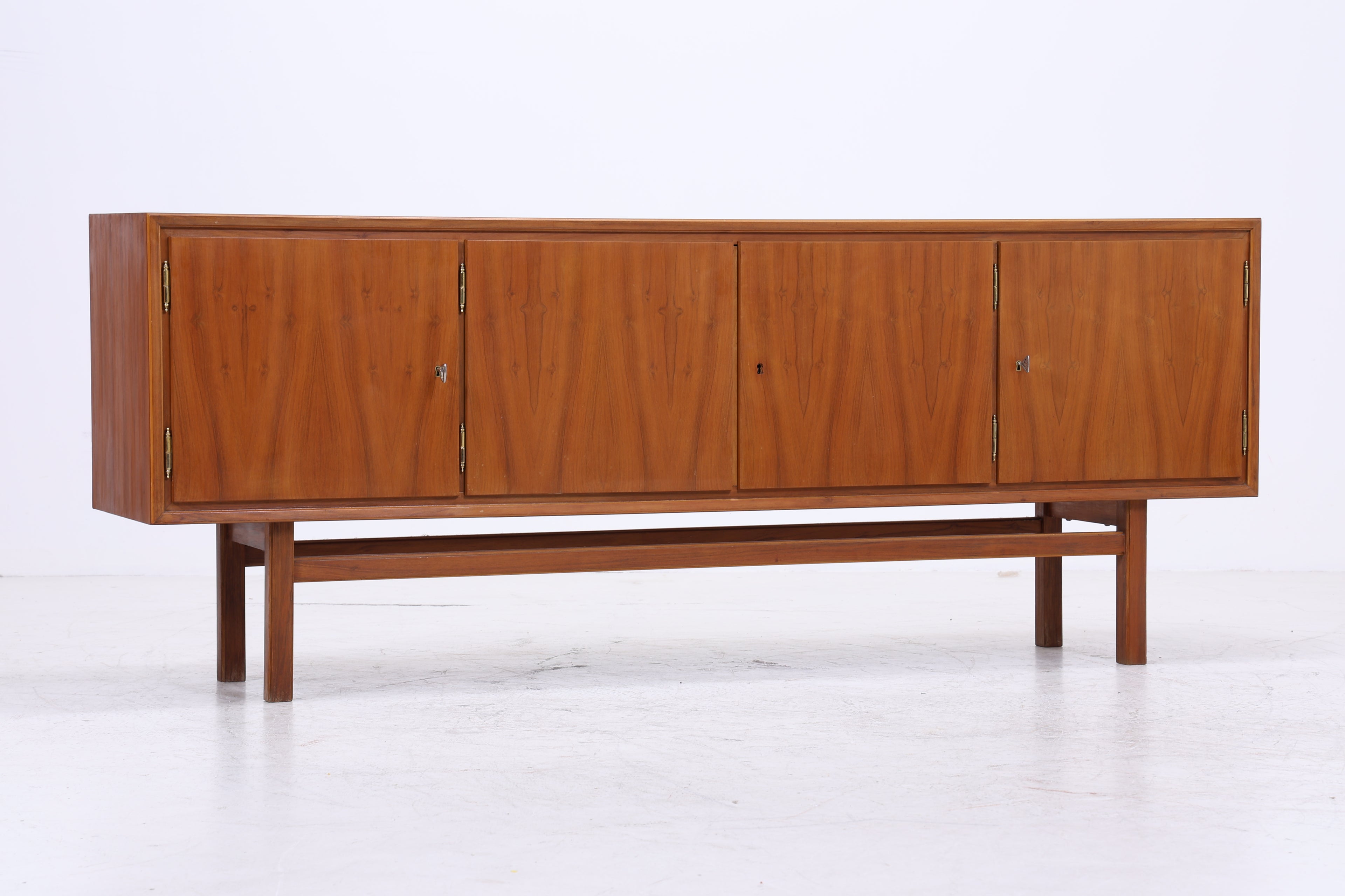 Vintage 60er Sideboard Nussbaum mit Barfach | Mid Century Highboard Anrichte
