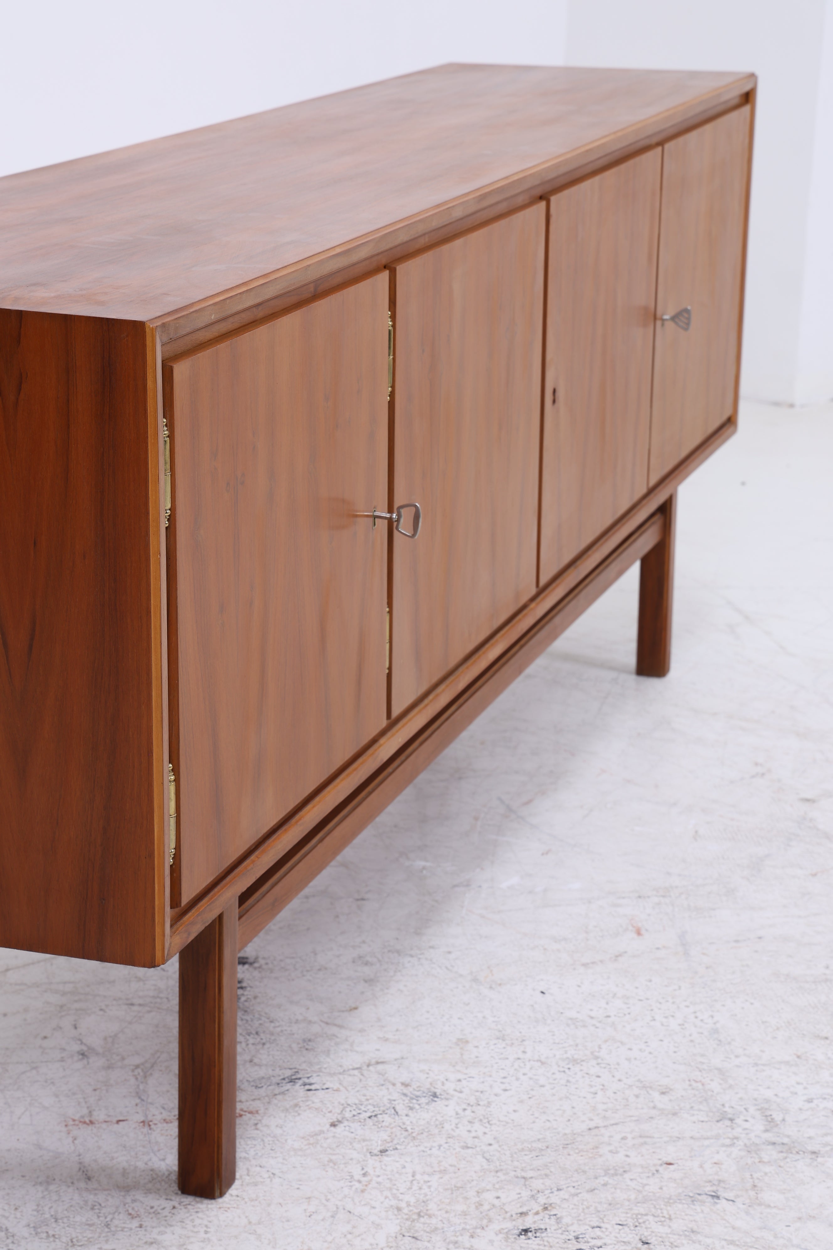 Vintage 60er Sideboard Nussbaum mit Barfach | Mid Century Highboard Anrichte