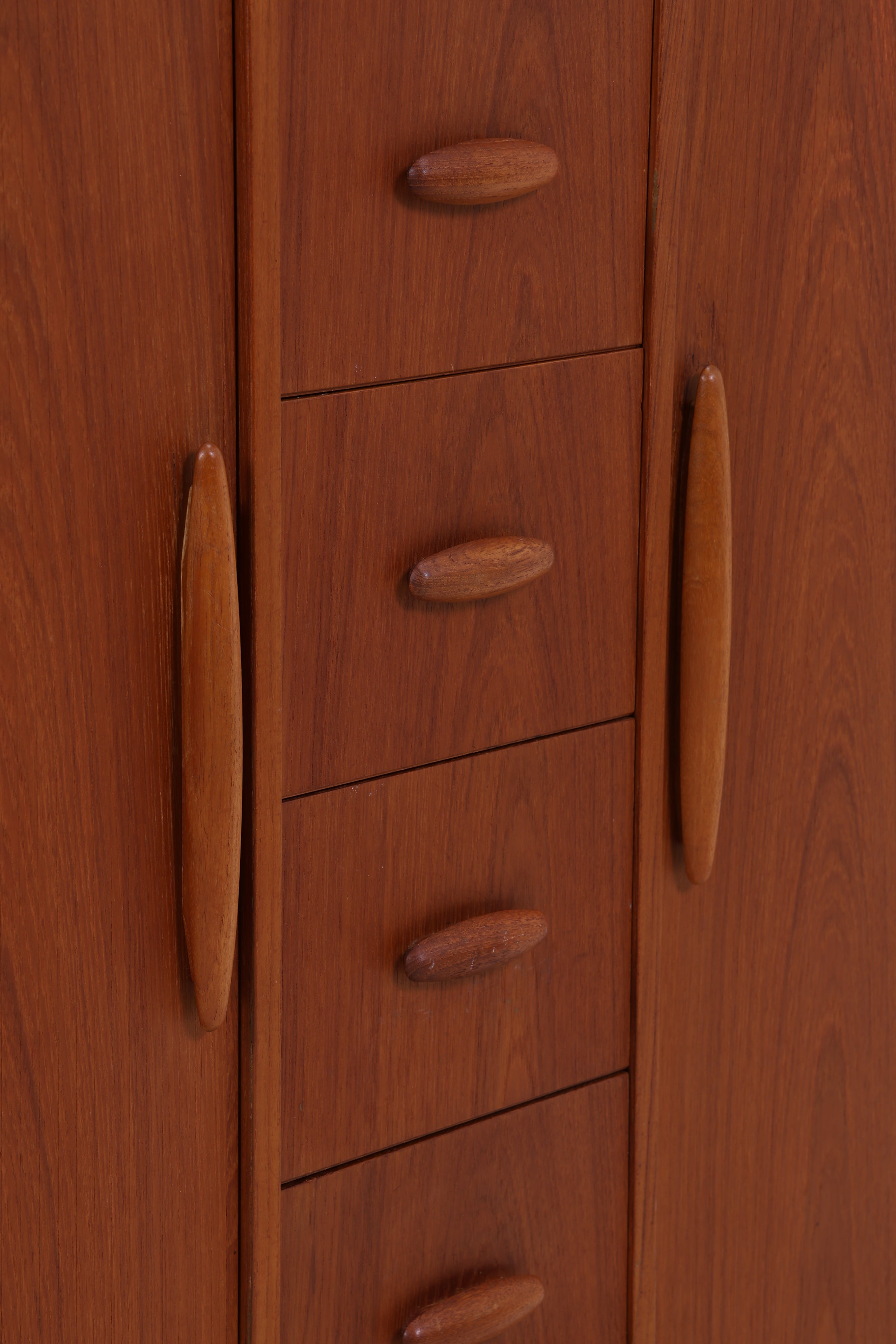 Dyrlund Herrenschrank Teak | Danish Design Cabinet | Vintage Lamellentüren Schrank | Seltene Ausführung