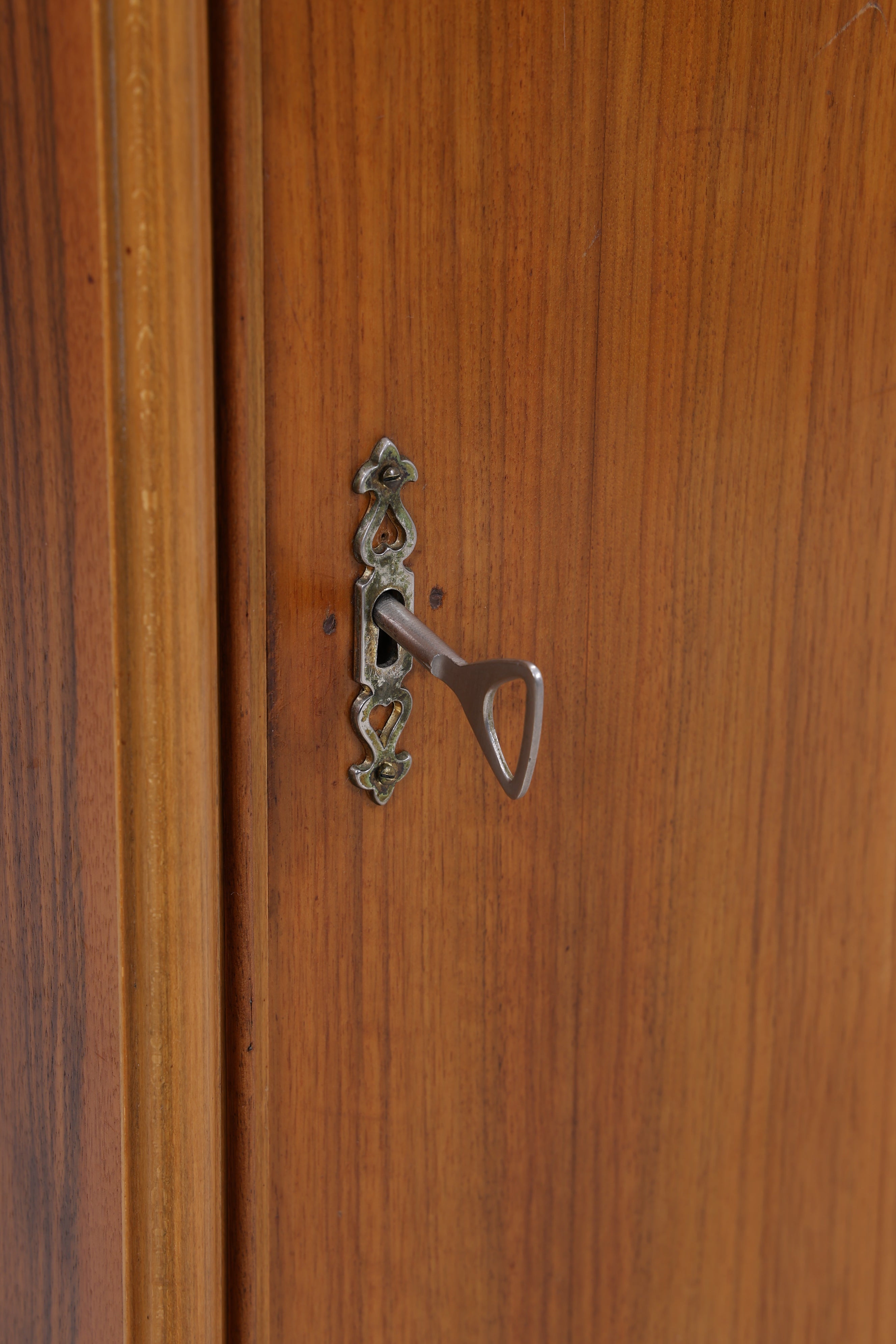 Vintage Kleiderschrank | Mid Century Schrank | 60er Jahre