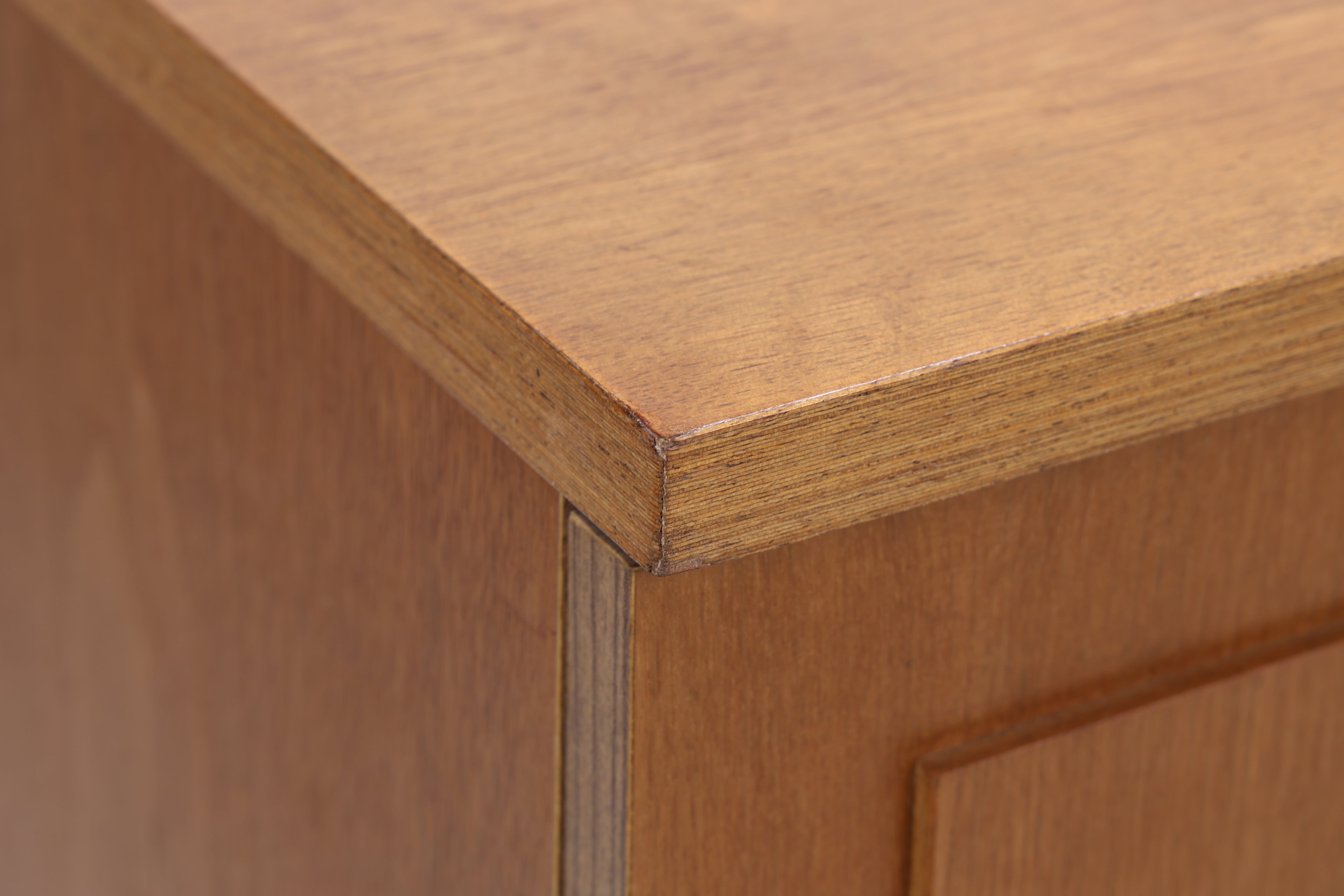 Vintage Wäscheschrank | Mid Century Schrank | 60er Jahre