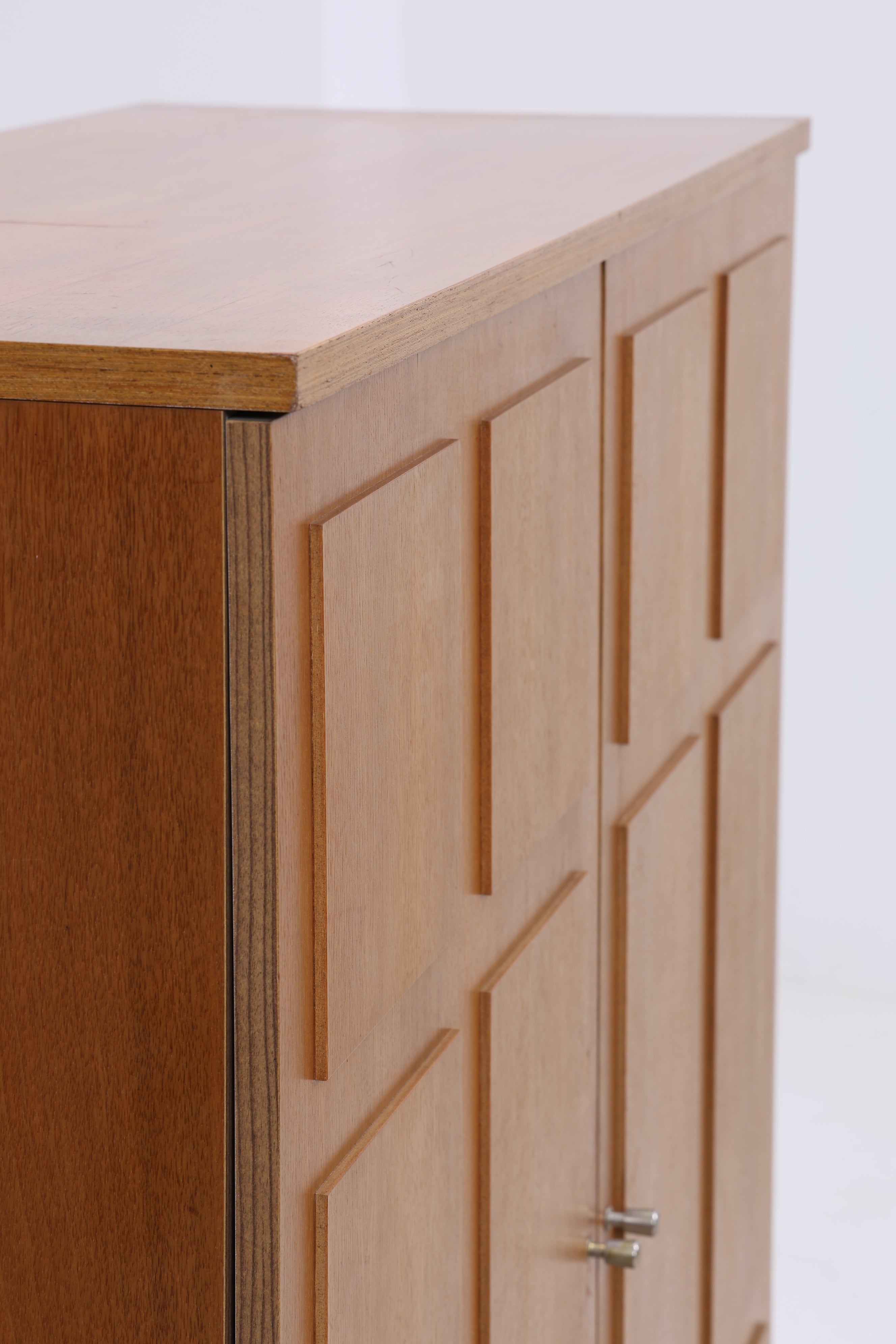 Vintage Wäscheschrank | Mid Century Schrank | 60er Jahre