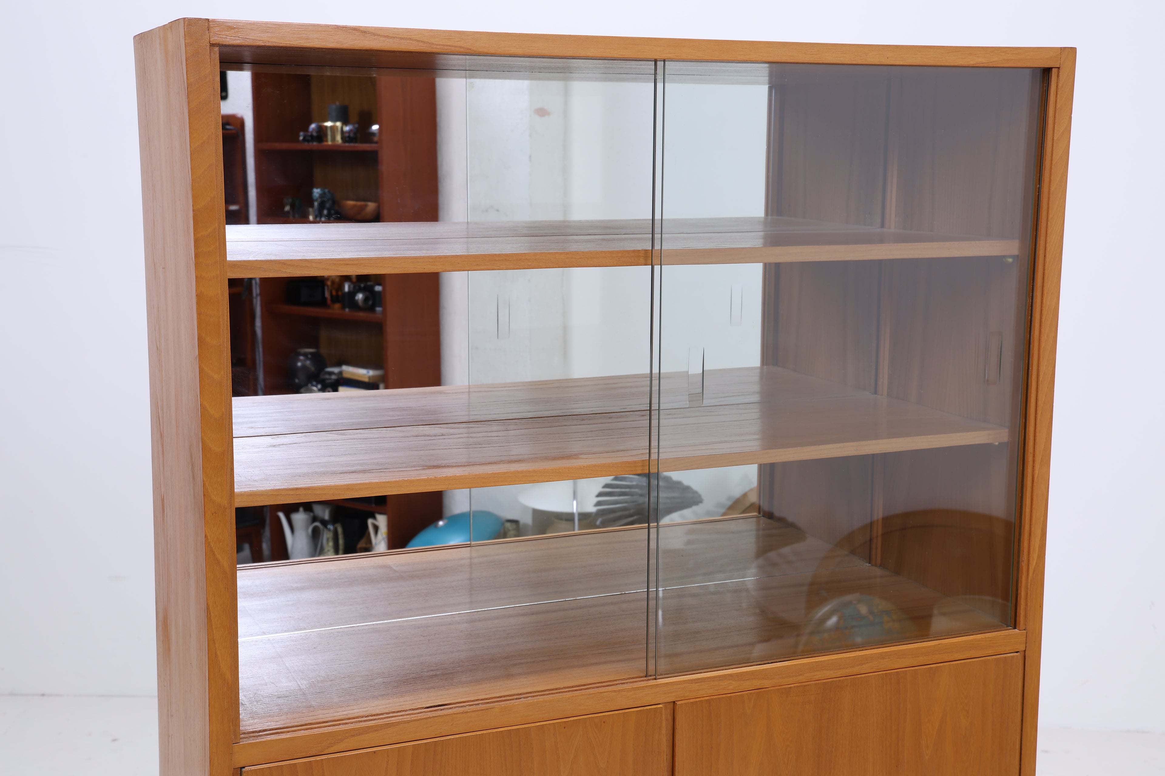 Vintage Vitrine | Mid Century Glasschrank | 60er Jahre