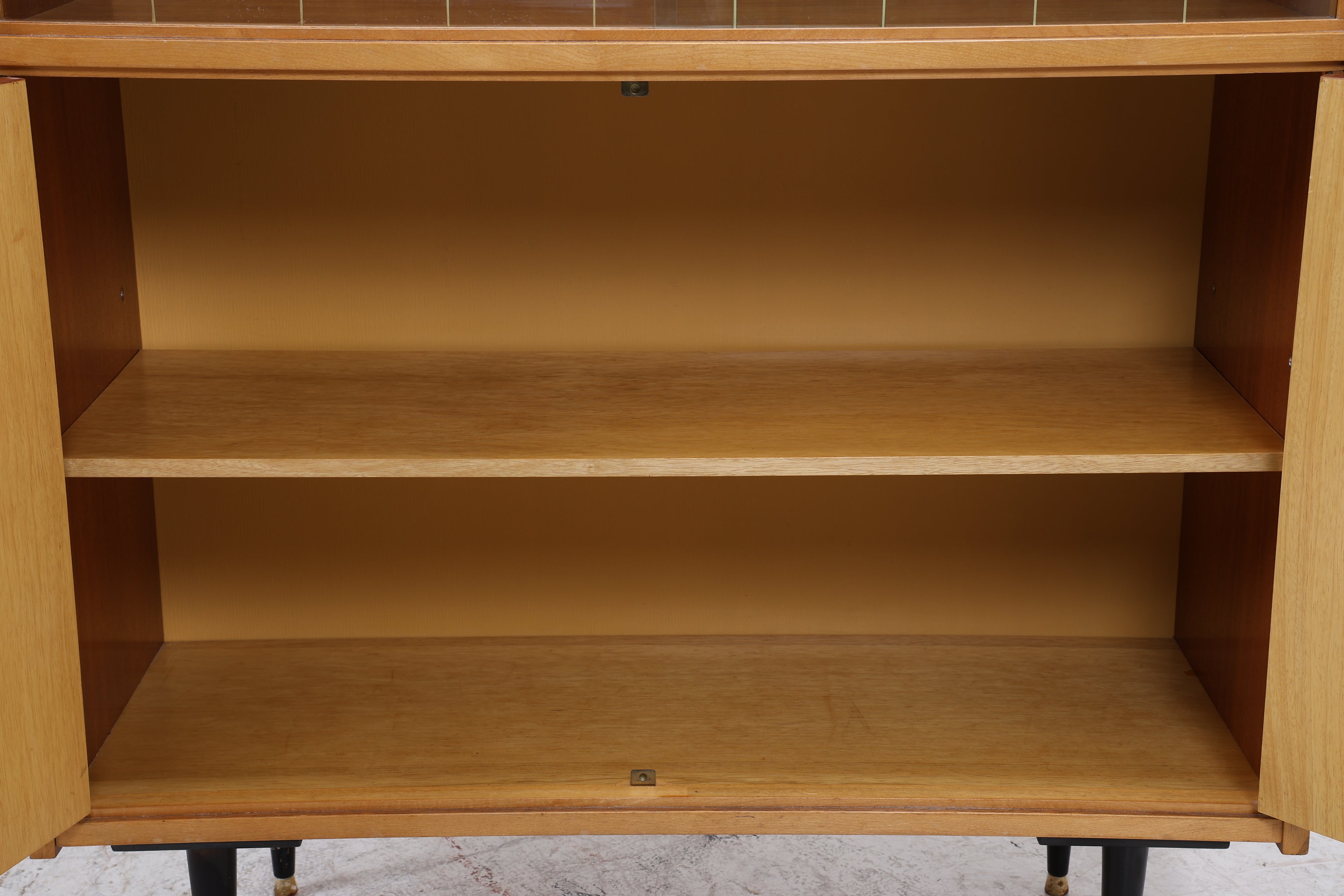 Vintage Vitrine | Mid Century Glasschrank | 50er 60er Jahre