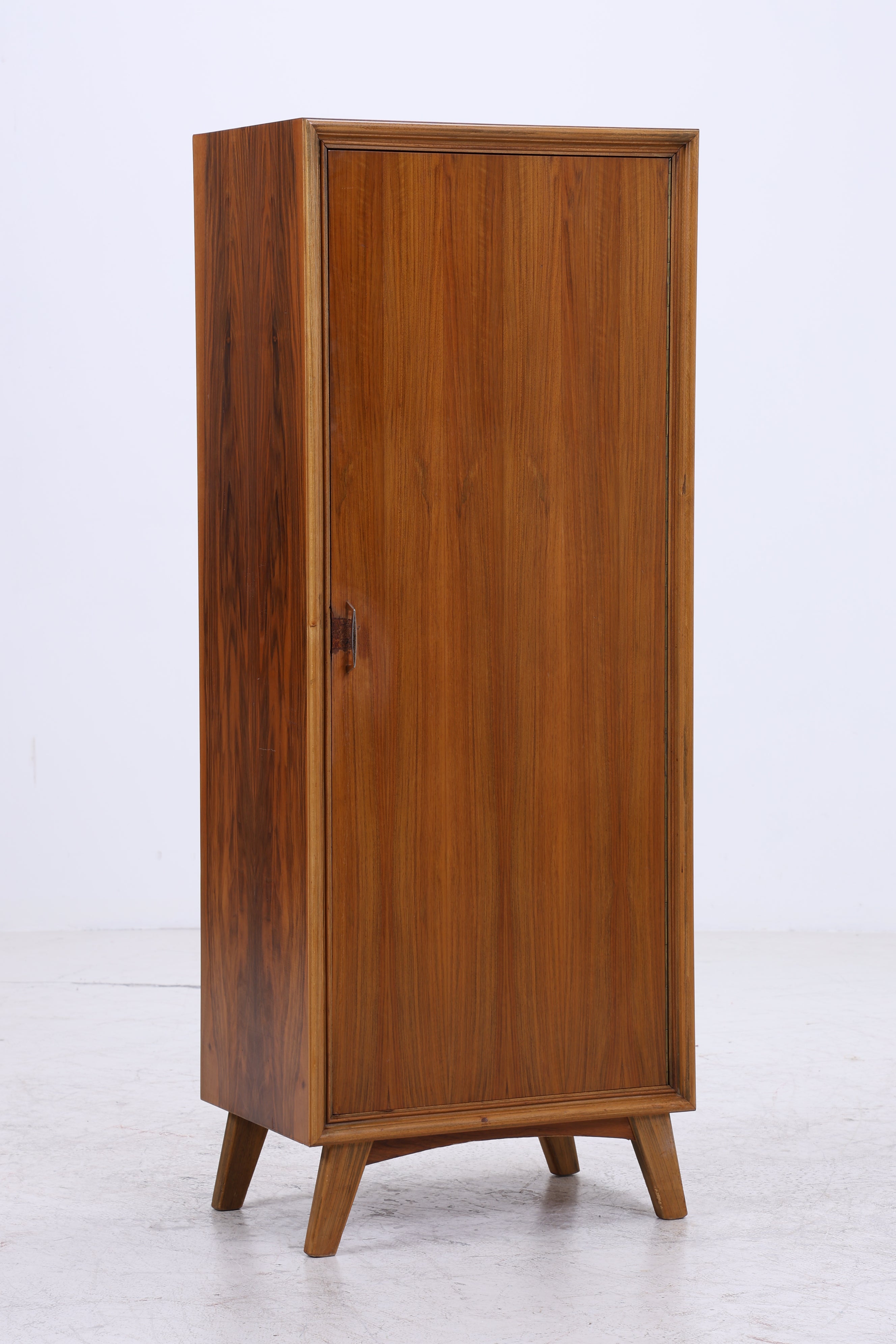 Vintage Wäscheschrank | Mid Century Schrank | 50er 60er Jahre