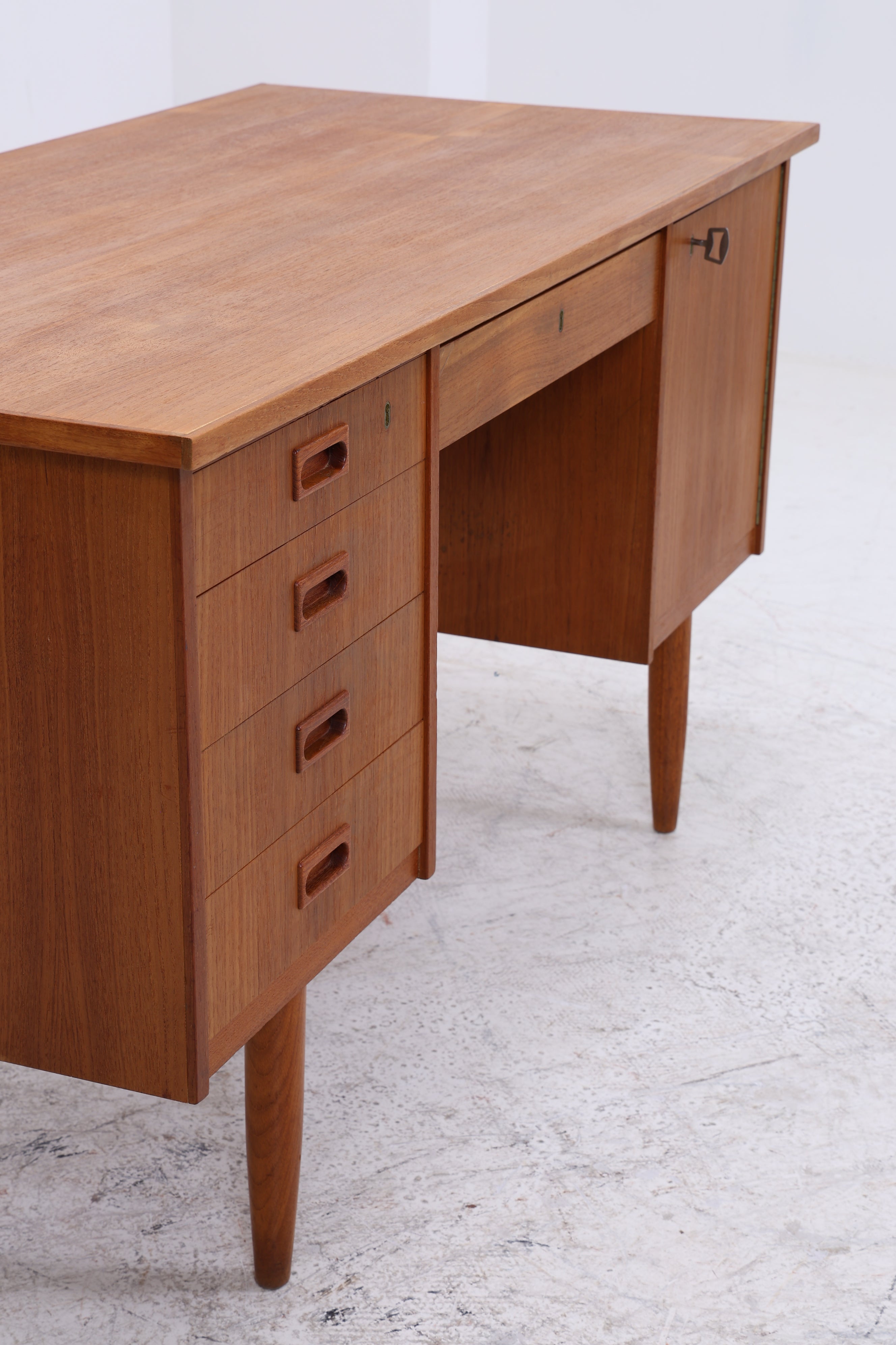 Vintage Teak Schreibtisch | Mid Century Arbeitstisch | Danish Design