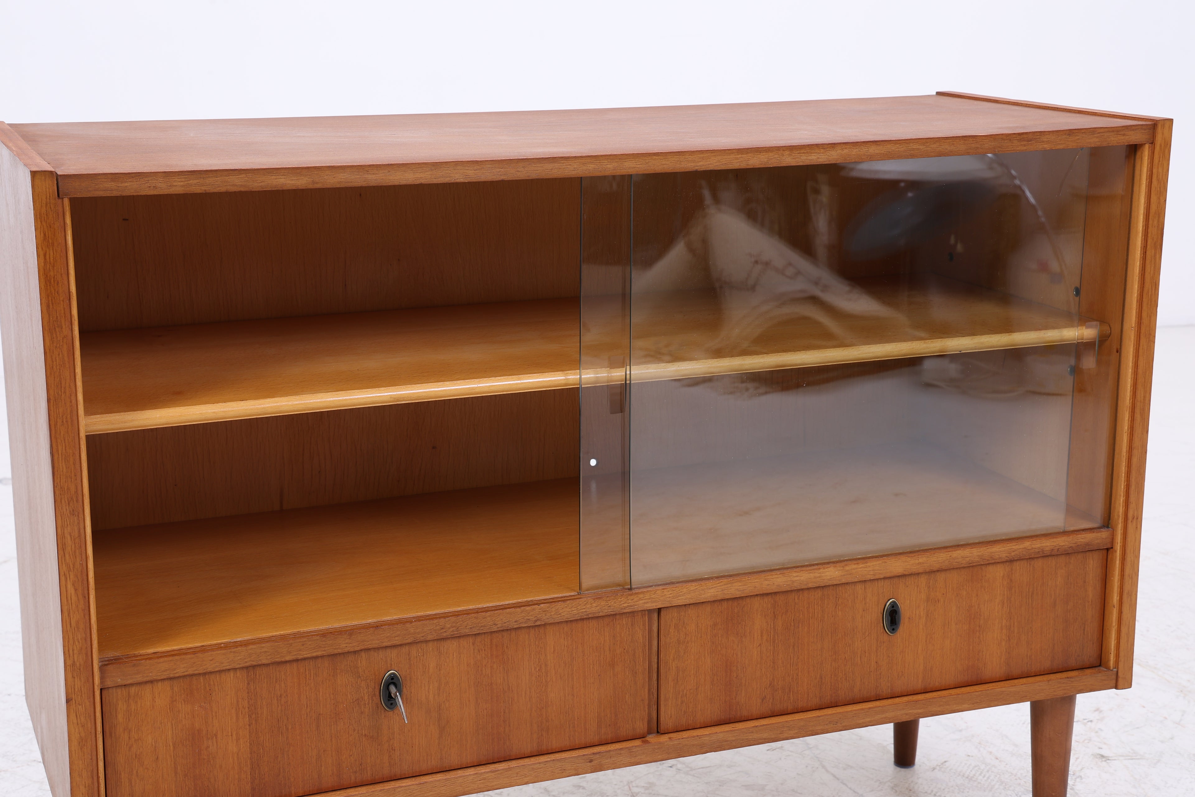 Vintage Kommode mit Glasschiebetüren | Mid Century Vitrine | 60er Jahre
