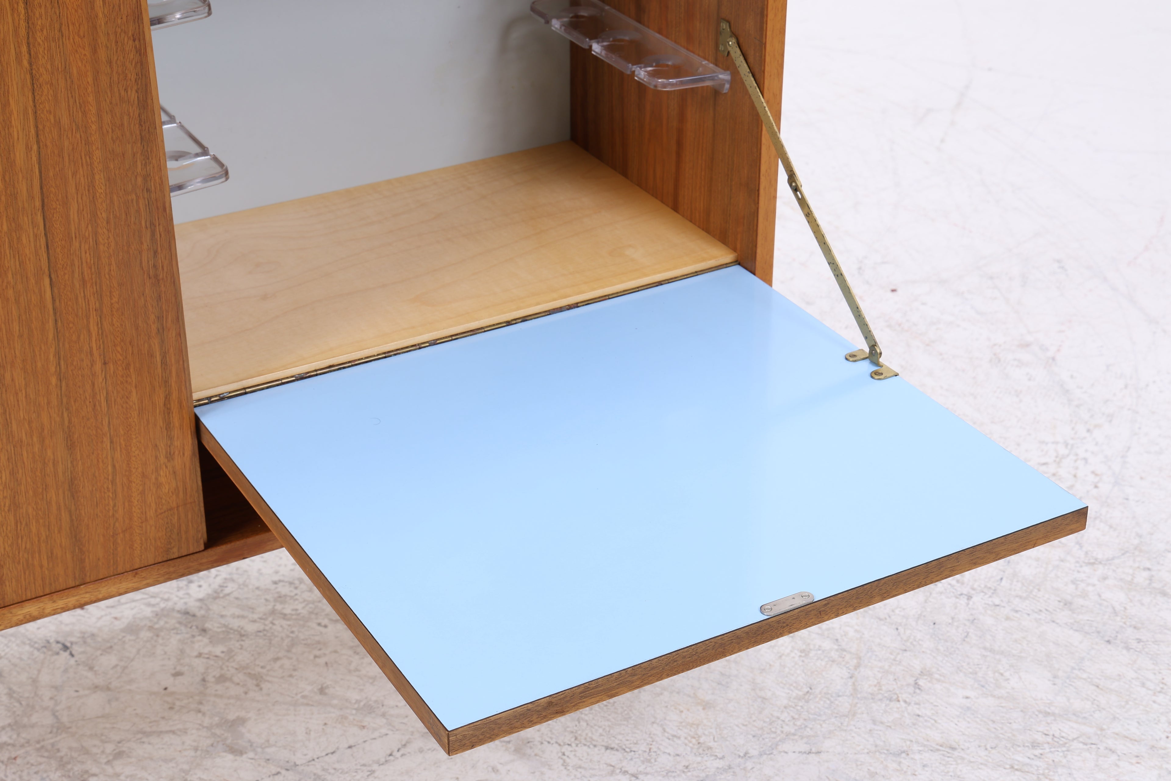 Vintage Nussbaum Barschrank von Hellerau | Mid Century Schrank | DDR Design