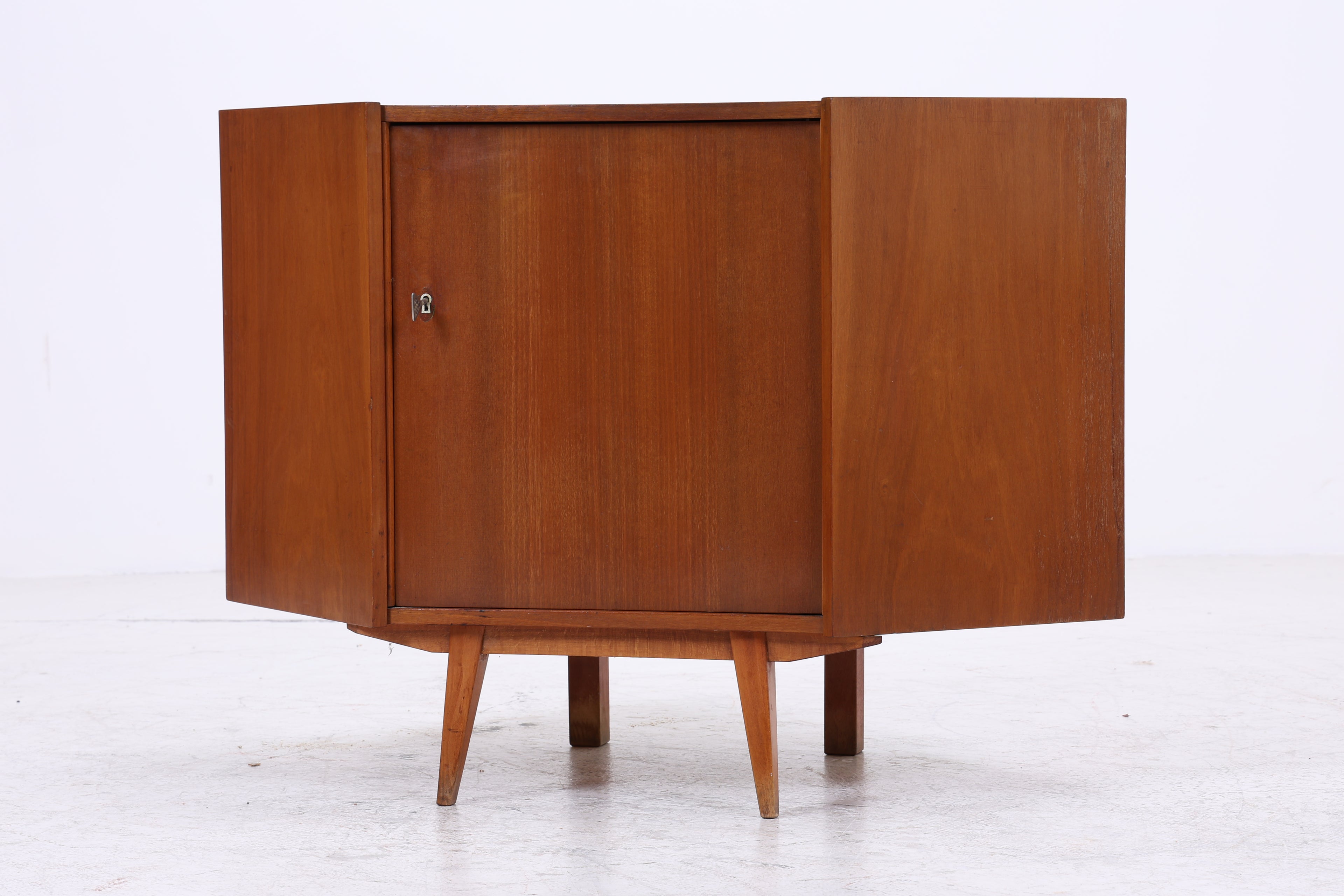 Vintage Eckkommode | Mid Century Eckschrank | 1960er Jahre