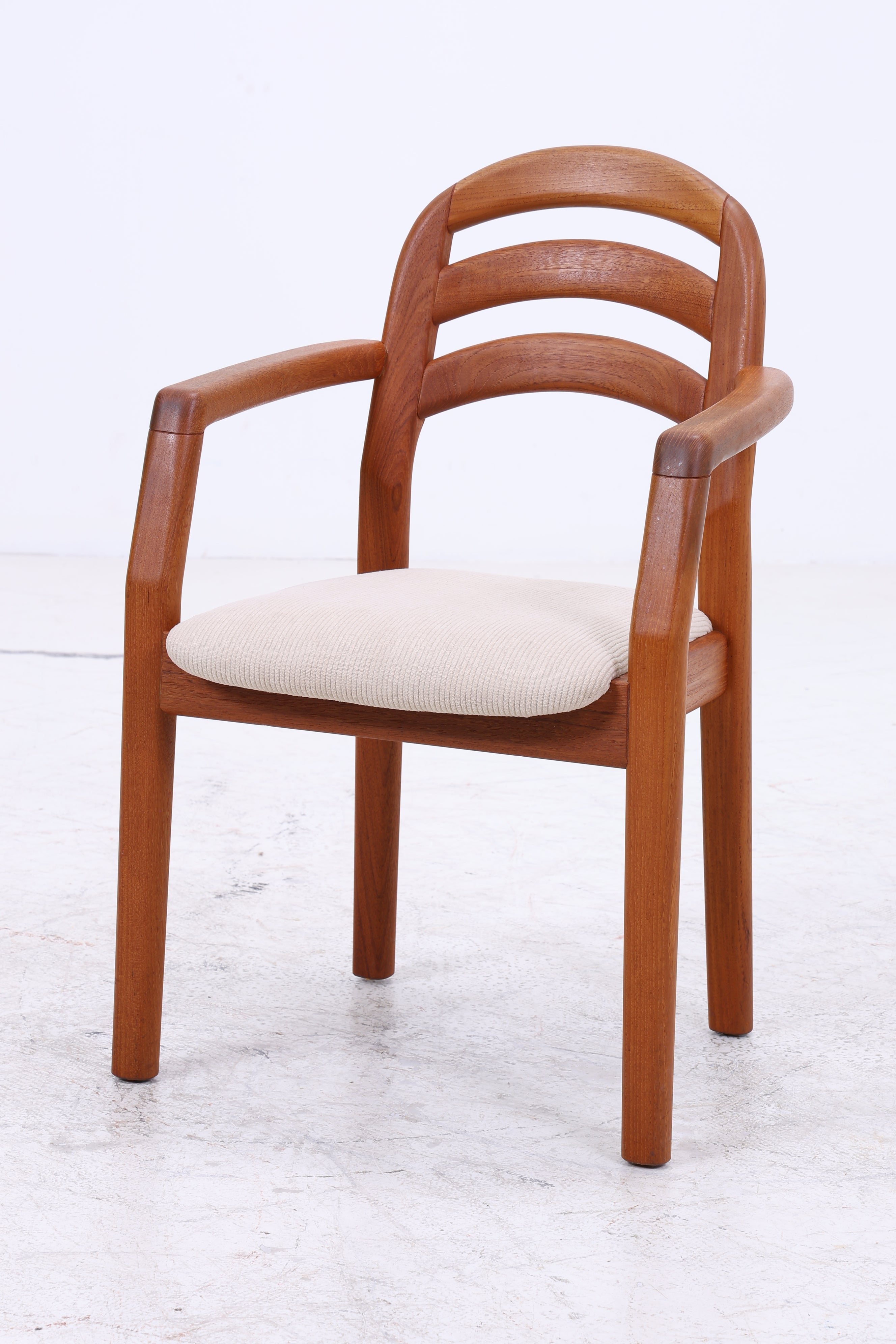 Dyrlund 1591A Armlehnstuhl | Teak Stuhl | Danish Design