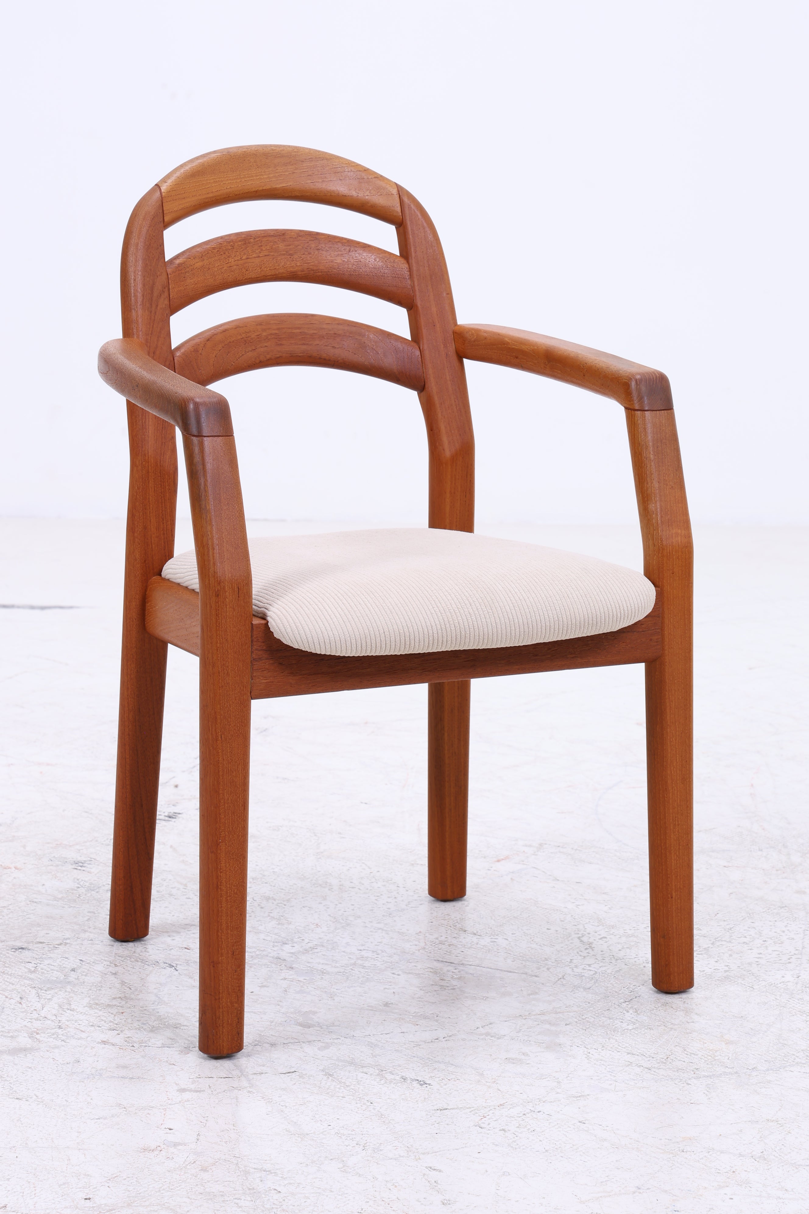 Dyrlund 1591A Armlehnstuhl | Teak Stuhl | Danish Design