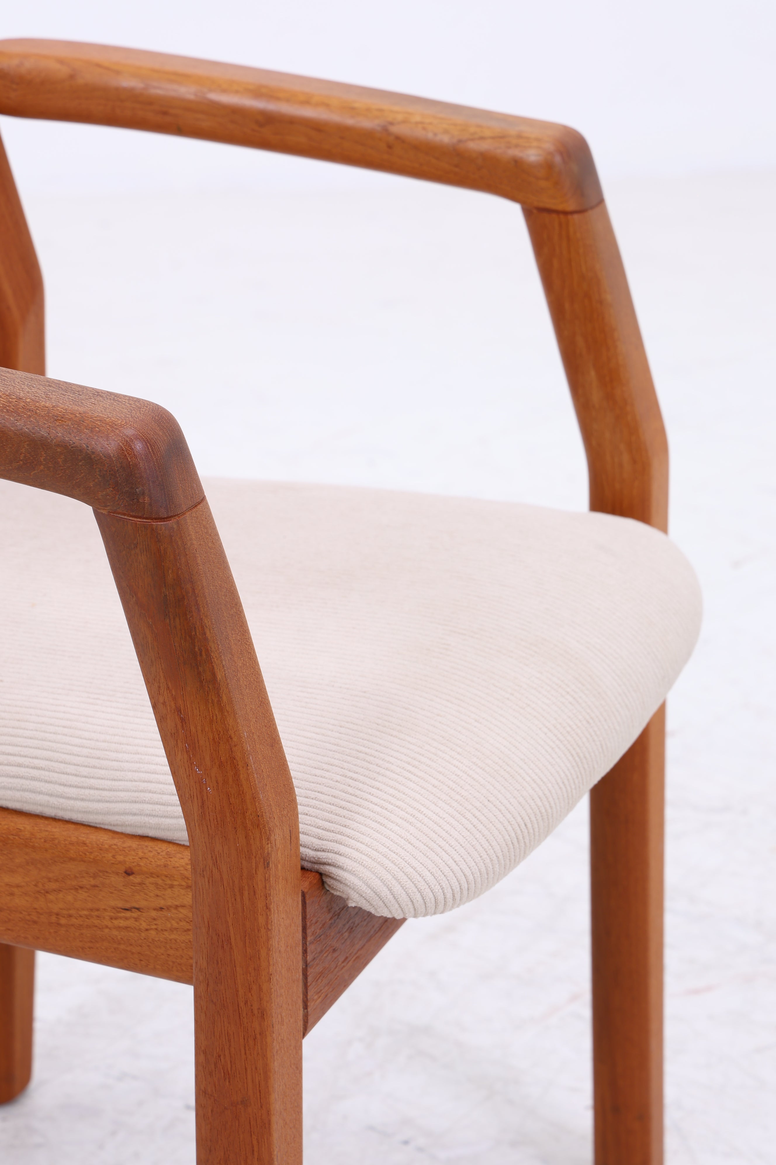 Dyrlund 1591A Armlehnstuhl | Teak Stuhl | Danish Design