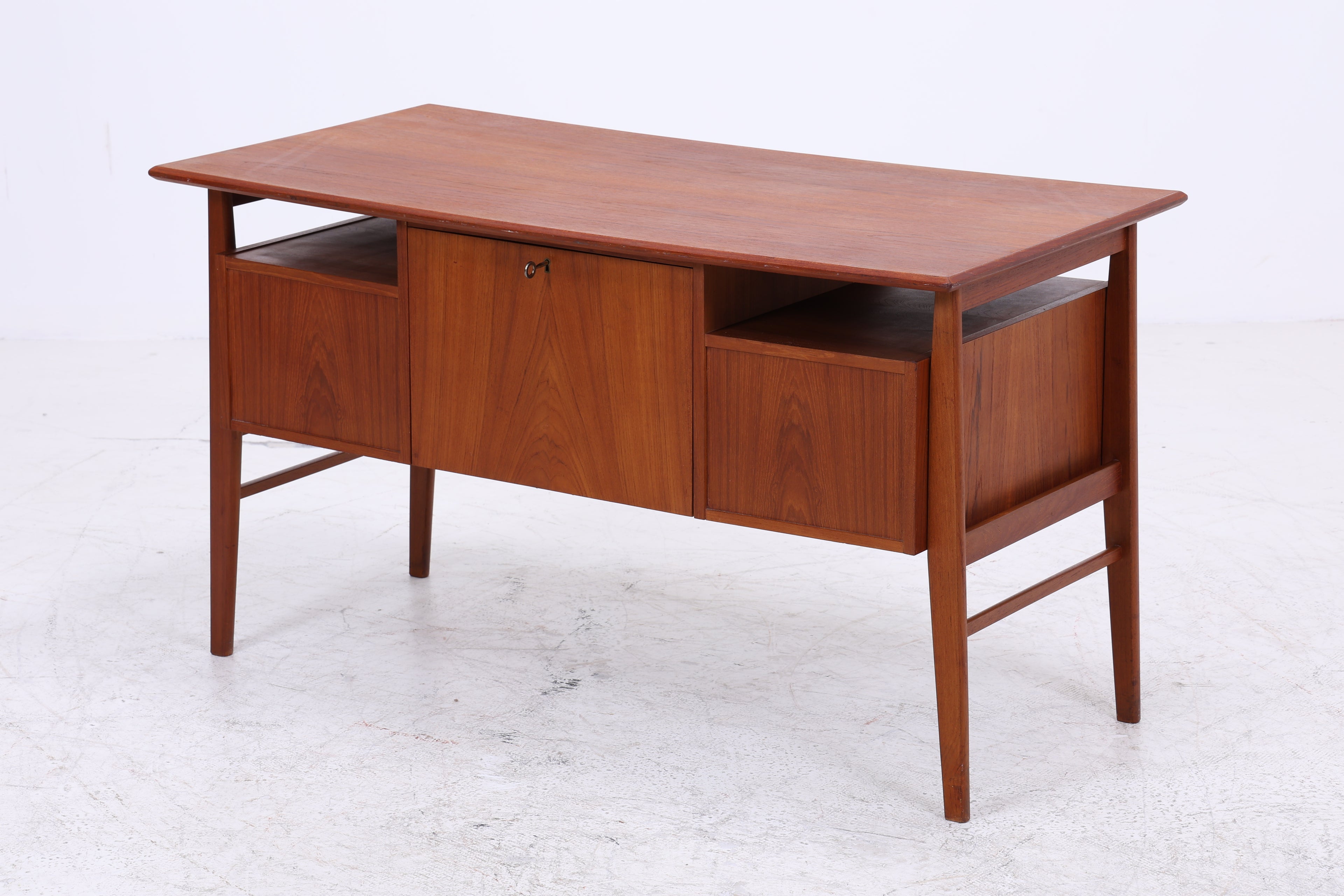 Vintage Teak Schreibtisch von Gunner Nielsen für Tibergaard | Mid Century Arbeitstisch | 60er Jahre
