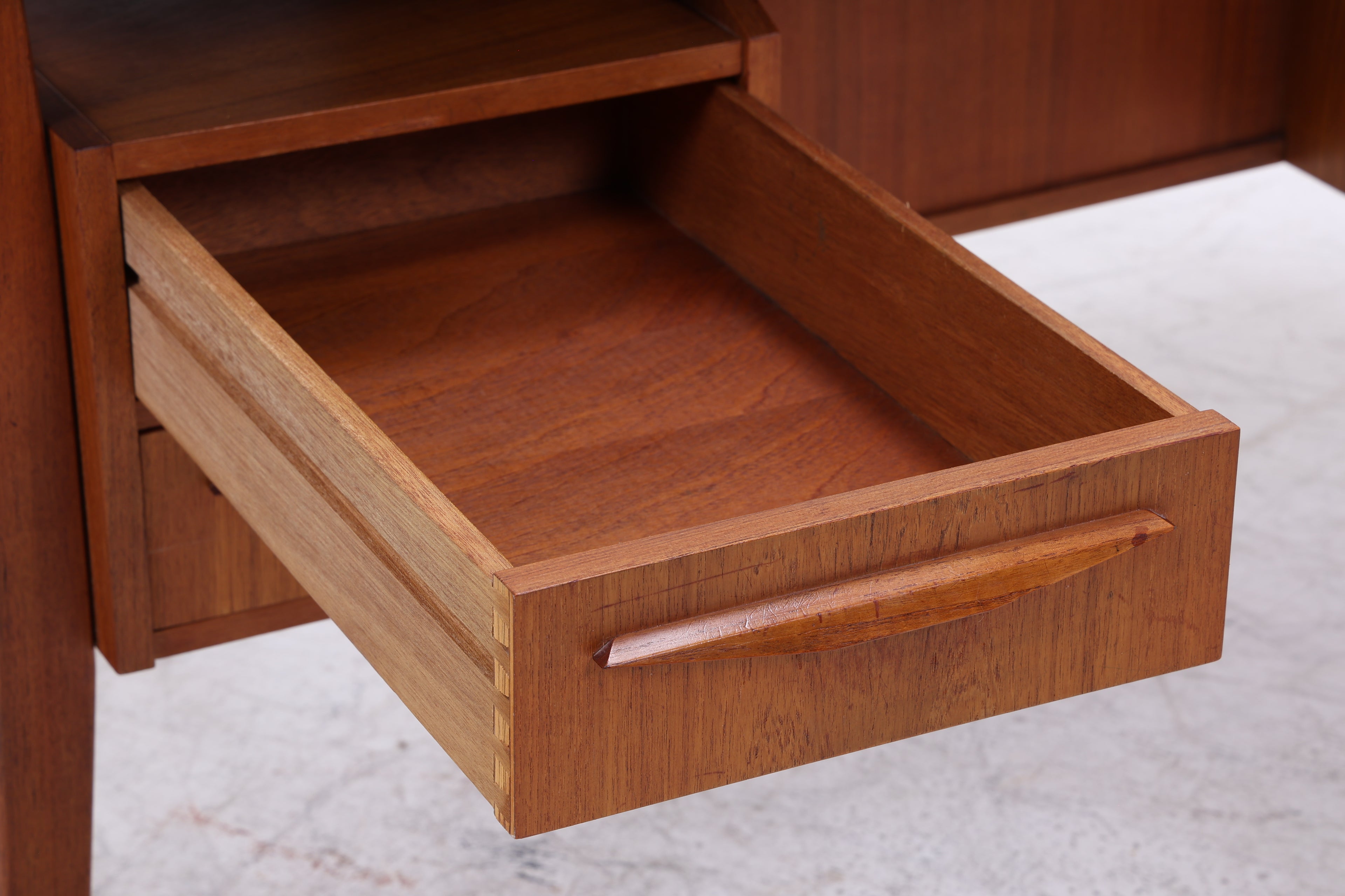 Vintage Teak Schreibtisch von Gunner Nielsen für Tibergaard | Mid Century Arbeitstisch | 60er Jahre