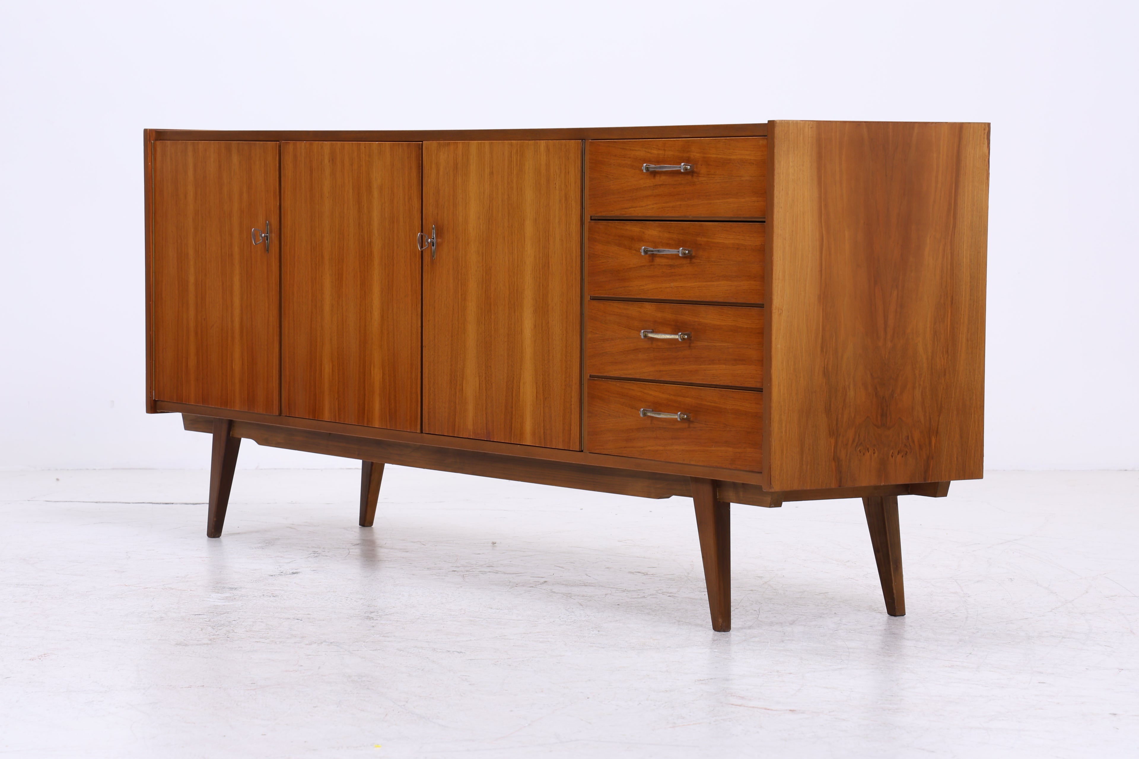 Vintage Nussbaum Sideboard | Mid Century Anrichte | 60er Jahre