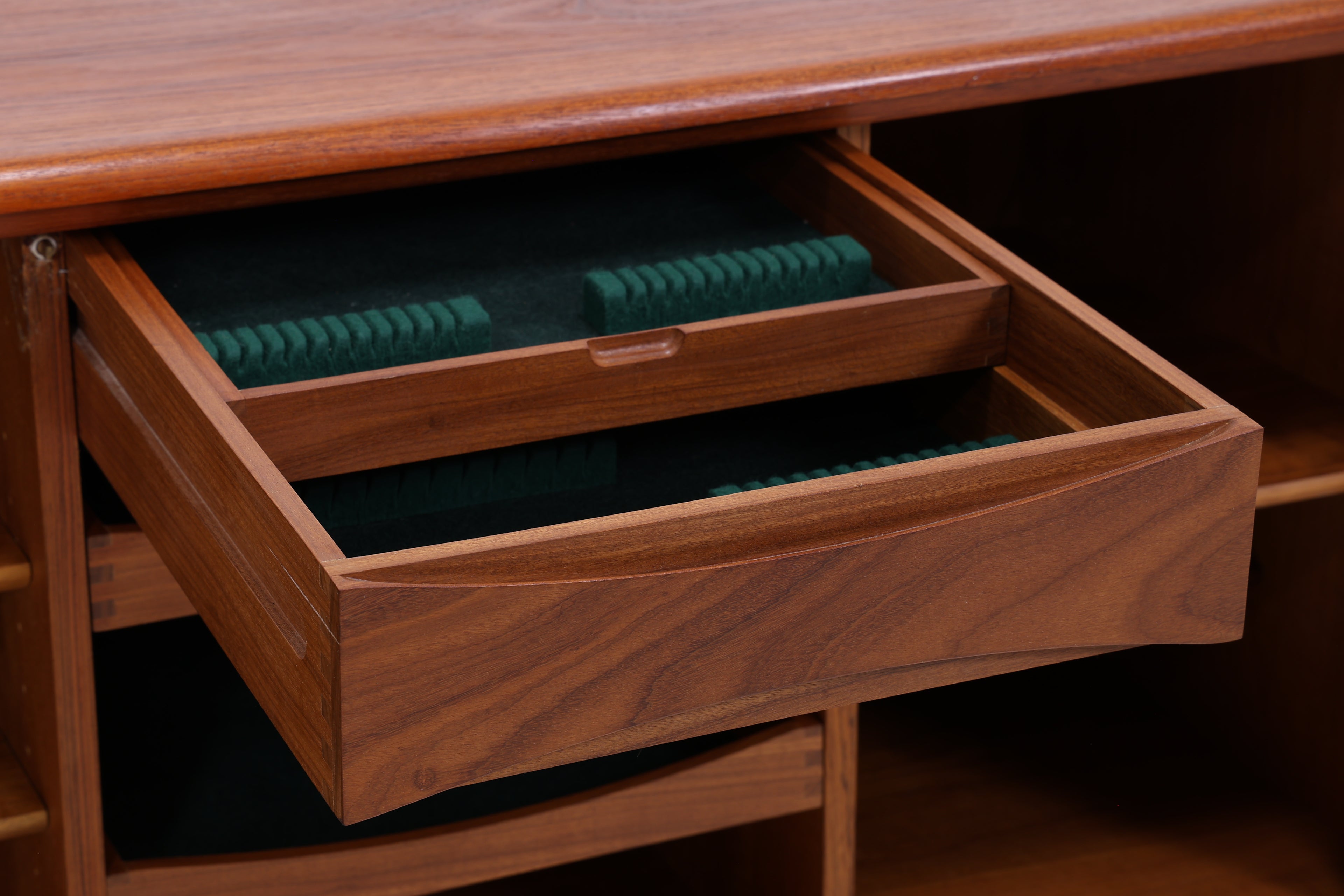 Johannes Andersen Modell 19 | Teak Sideboard | Danish Design