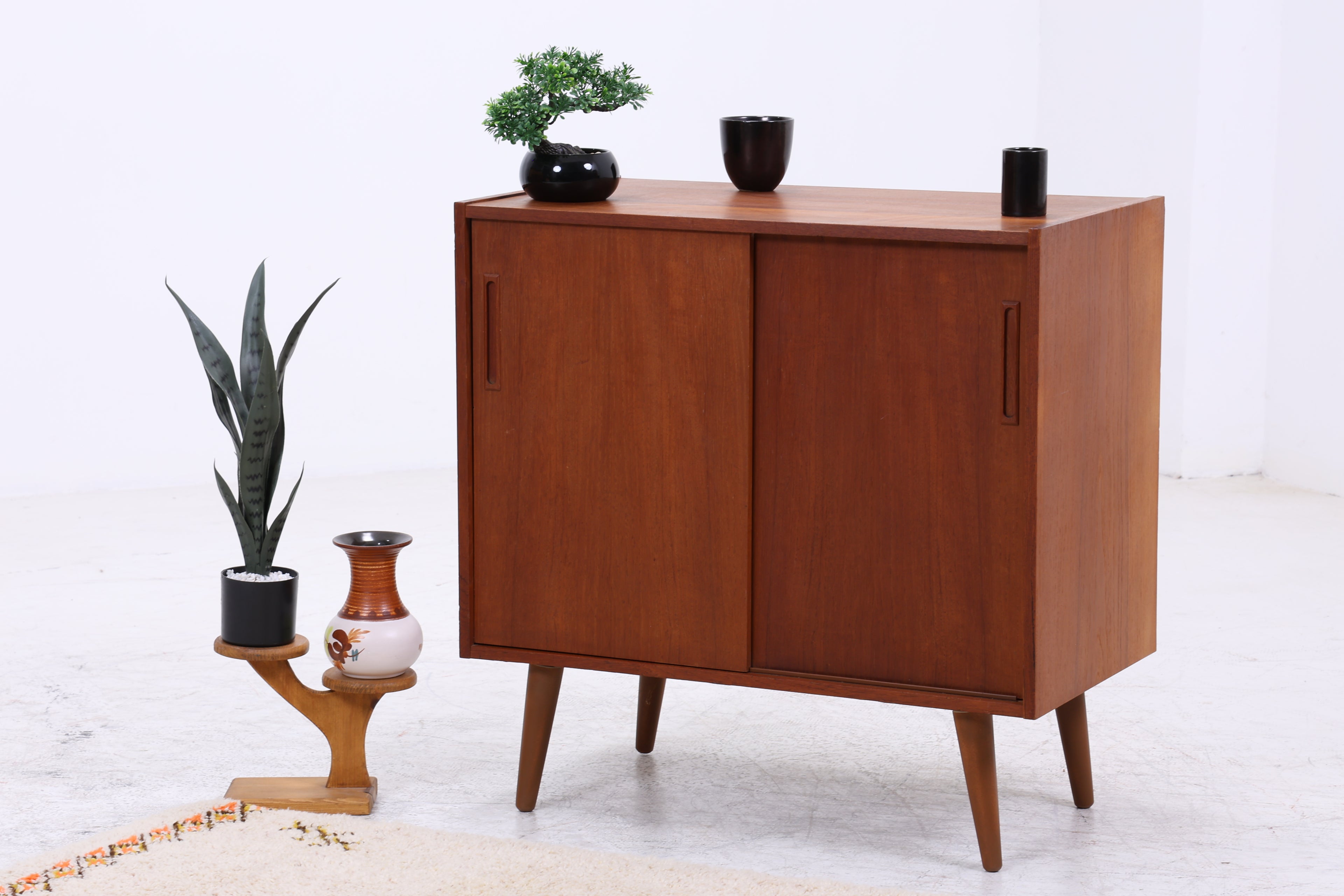 Vintage Teak Kommode | Mid Century | Schiebetüren | 60er Jahre