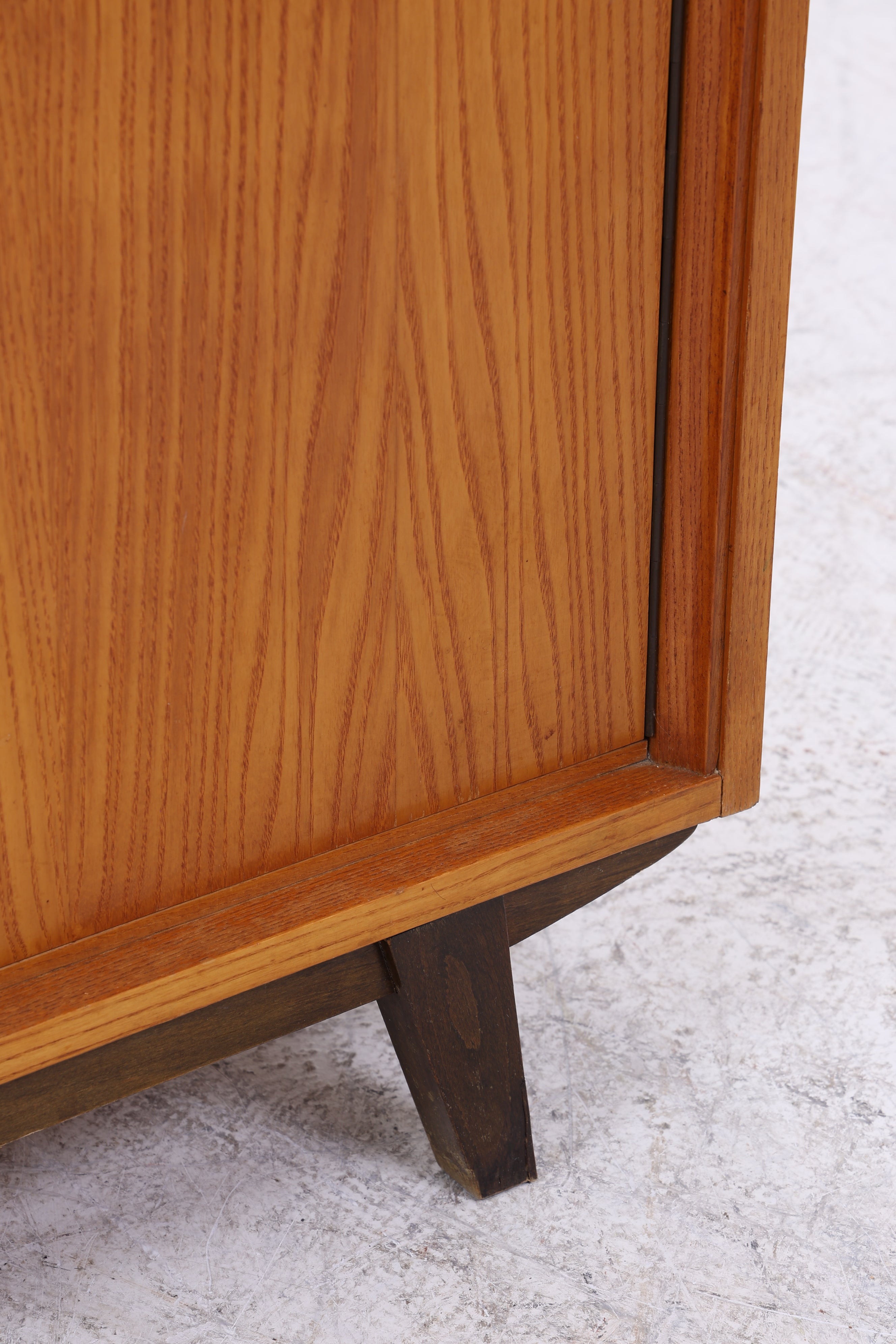 Vintage Vitrine | Mid Century | Glasschiebetüren | 60er Jahre