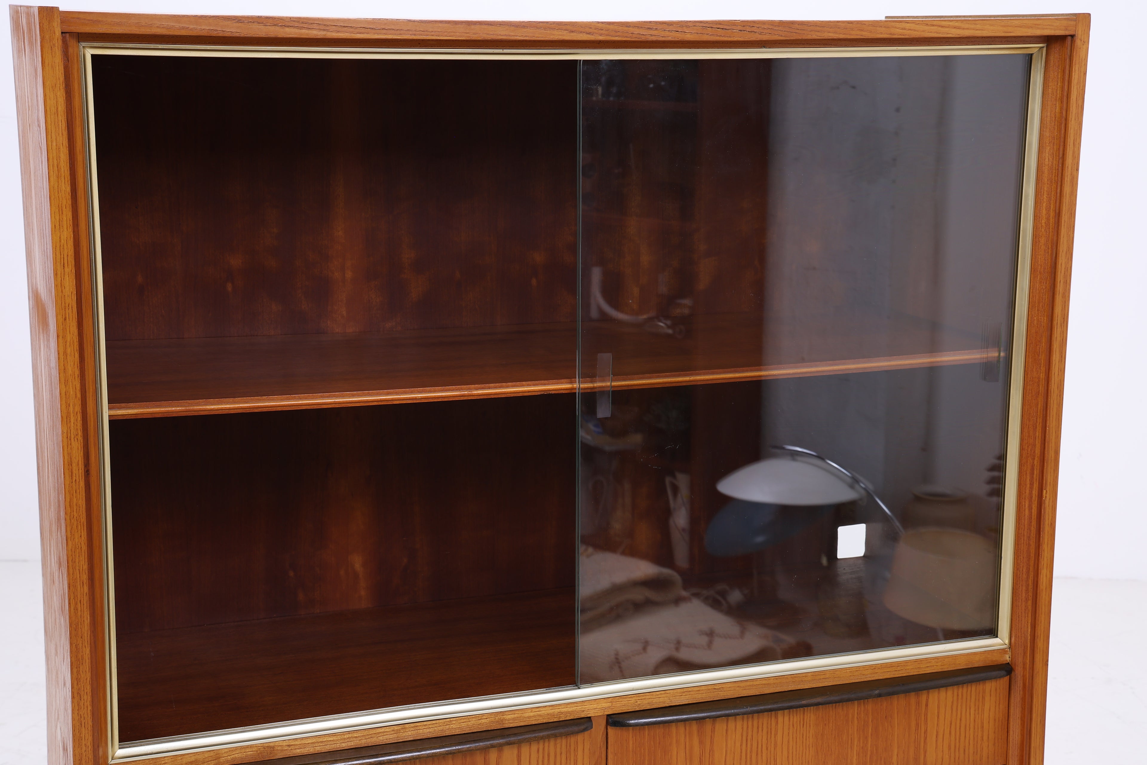 Vintage Vitrine | Mid Century | Glasschiebetüren | 60er Jahre
