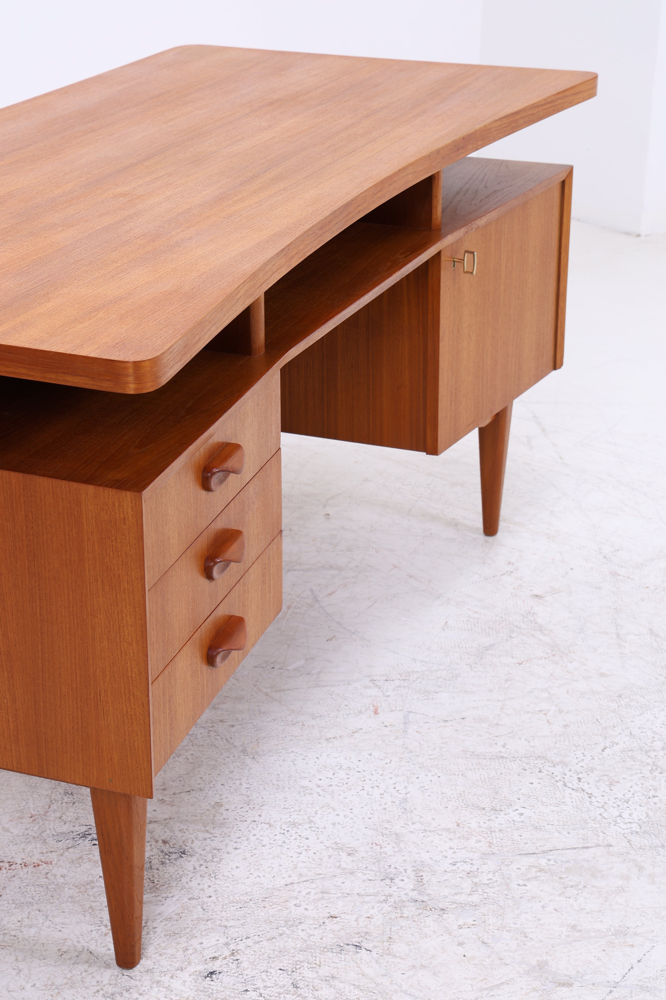 Vintage Schreibtisch | Mid Century | Danish Design Stil