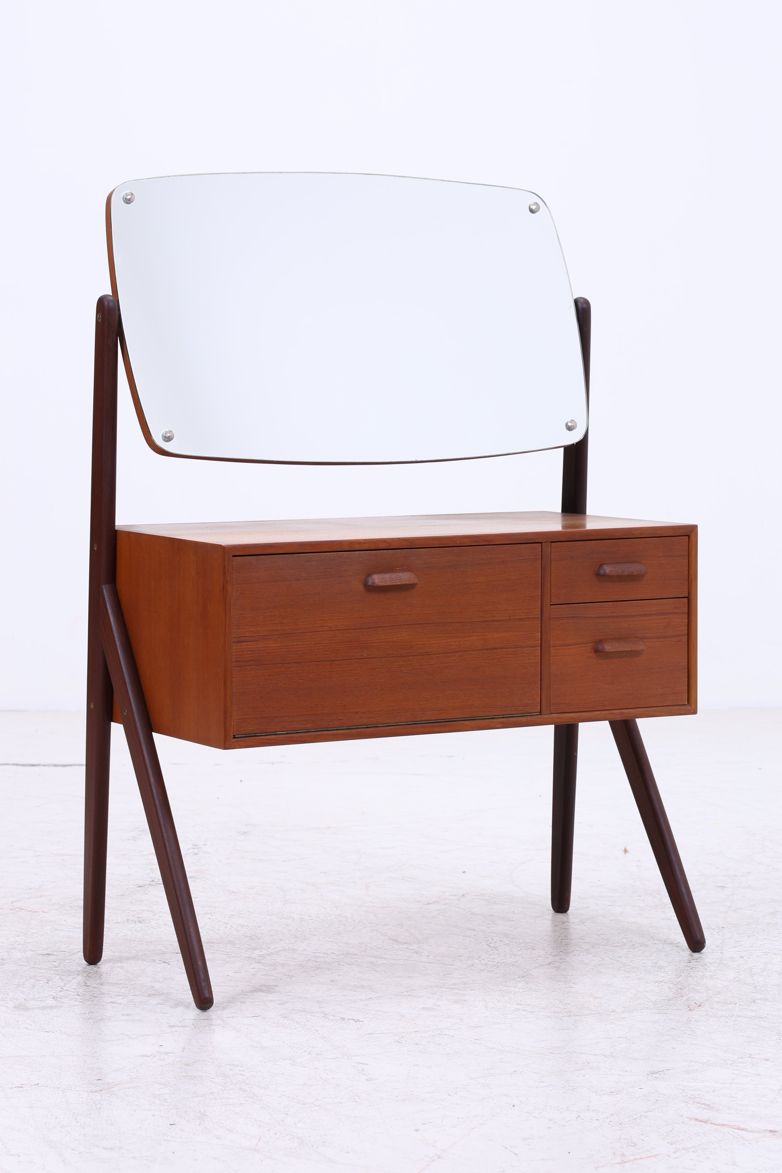 Ølholm Møbelfabrik Frisiertisch | Teak | Danish Design