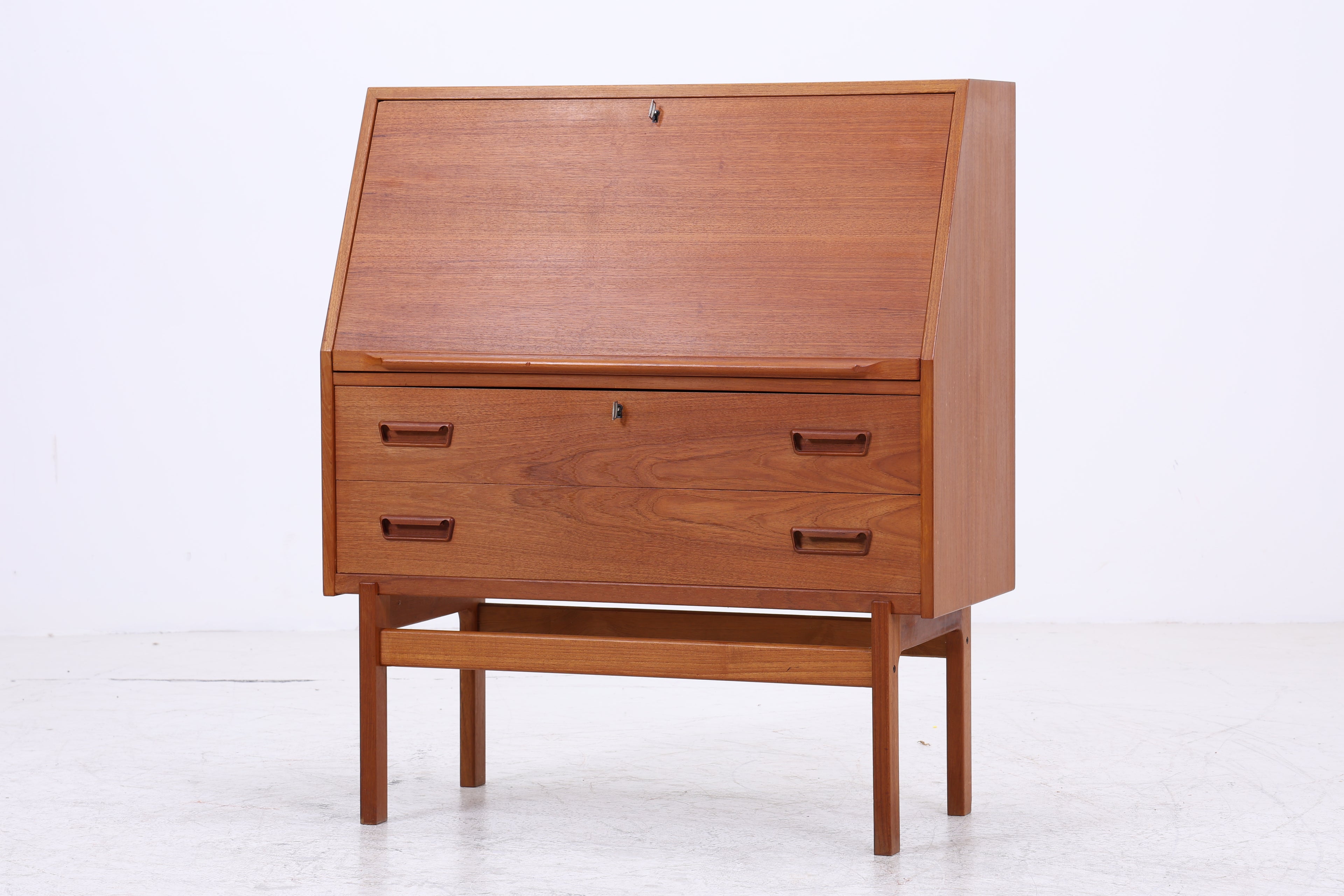 Arne Wahl Iversen Sekretär Modell 68 | Vintage Teak | Danish Design