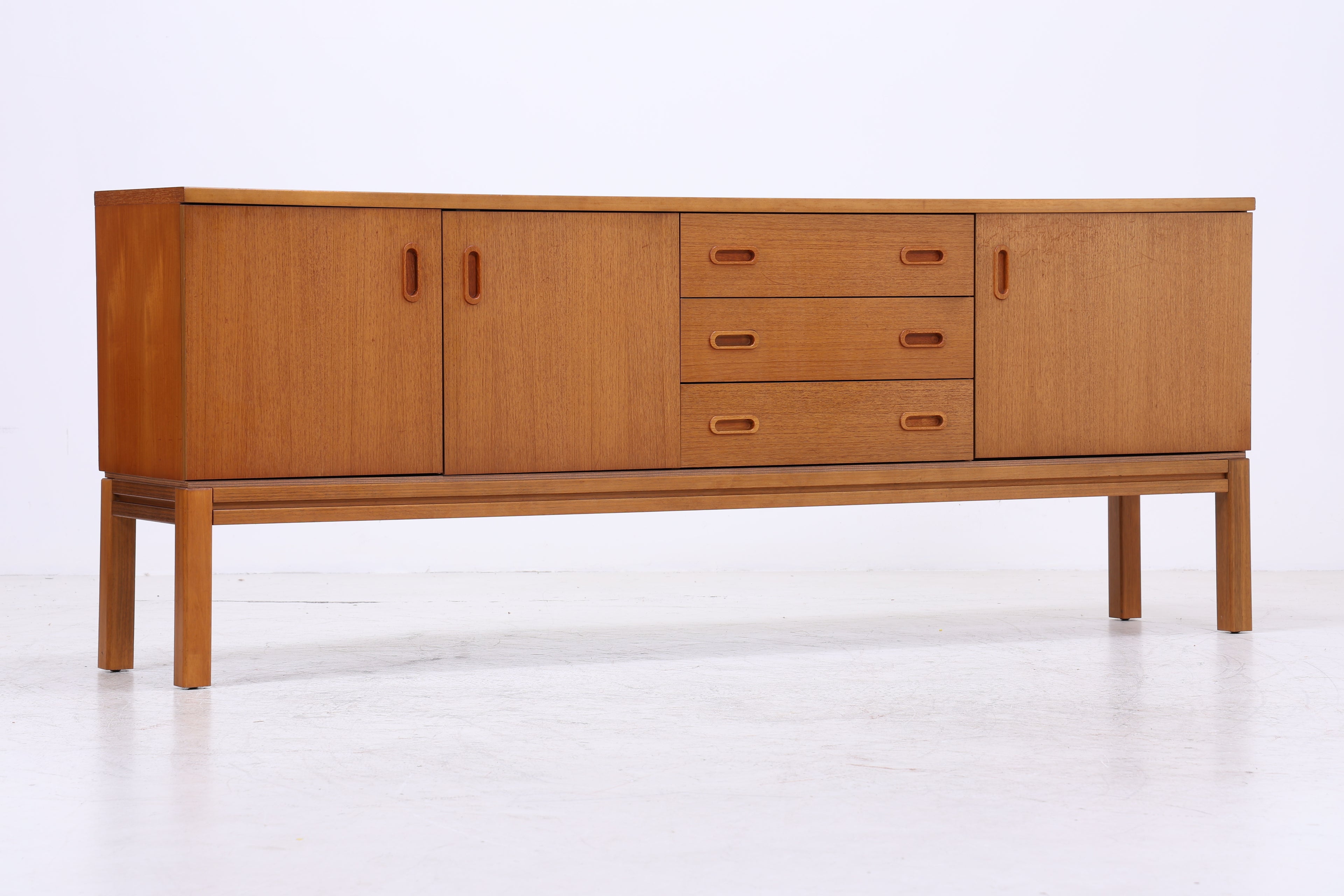 Palette Sideboard | Vintage Teak | Mid Century | 1960er