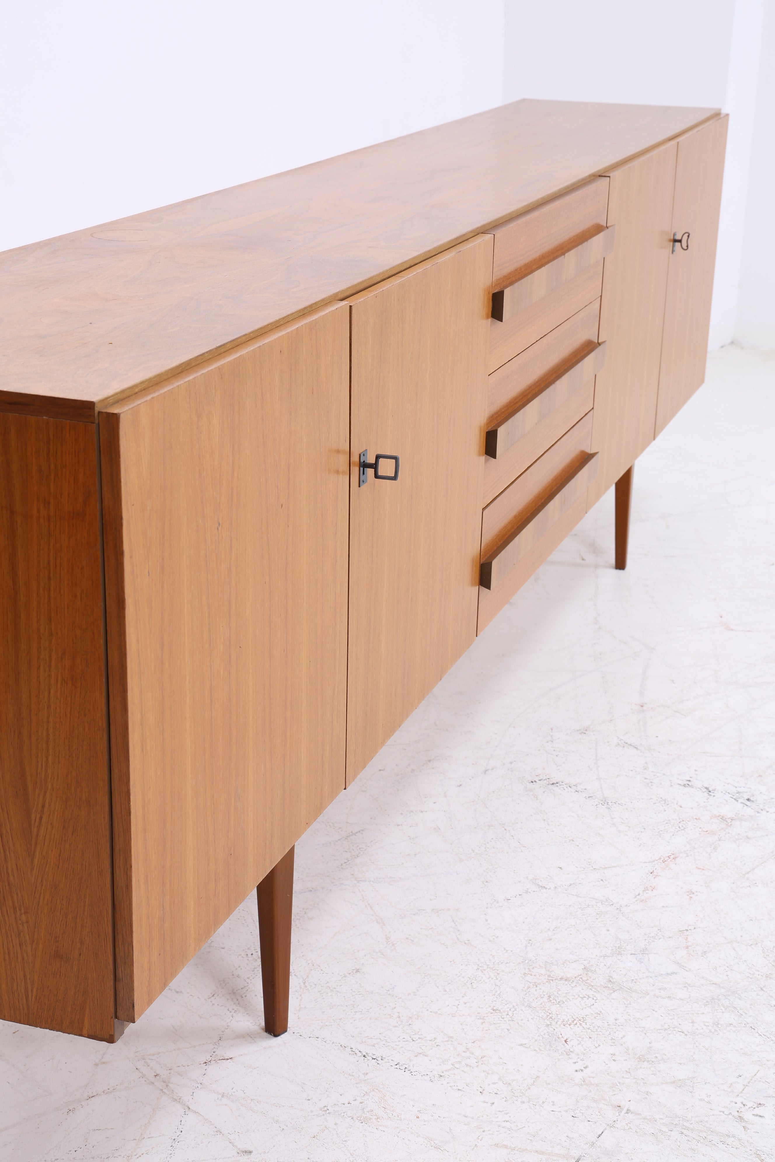 Vintage Nussbaum Sideboard | Mid Century Anrichte | 1960er Jahre