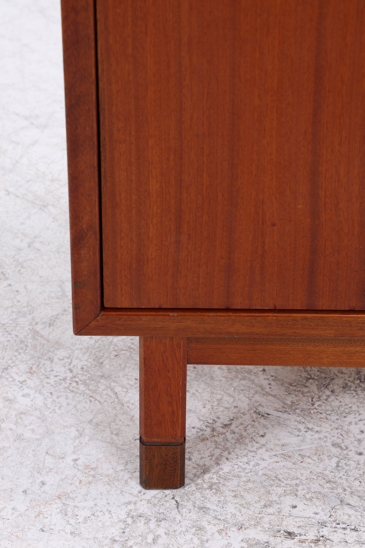Vintage Mahagoni Kommode | 2 Schiebetüren | Mid Century