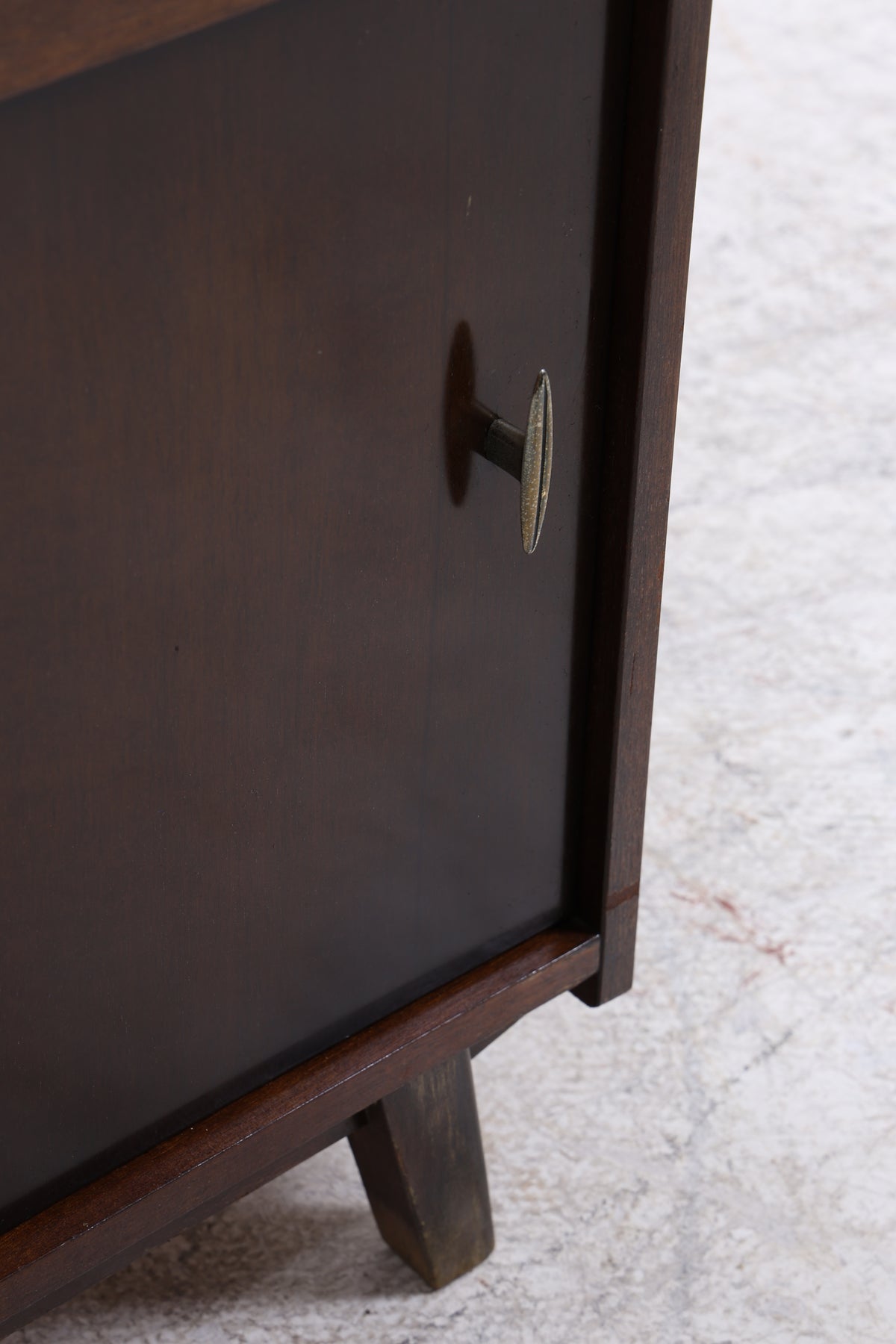 Vintage Kommode | Mid Century | Glasschiebetüren | Stauraumschrank