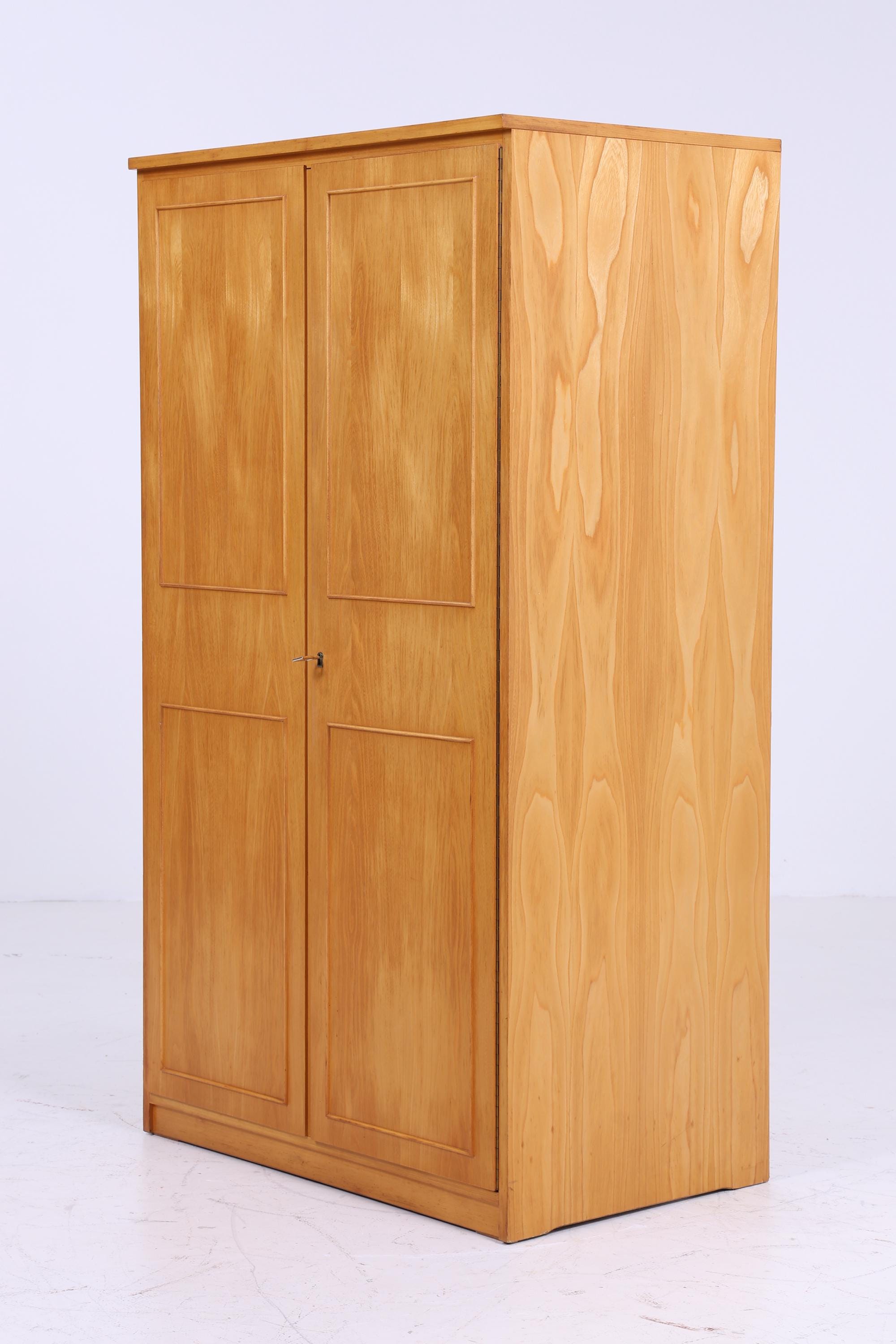 Schmaler WKS Kleiderschrank | Mid Century Wäscheschrank | 60er Jahre Vintage Schrank