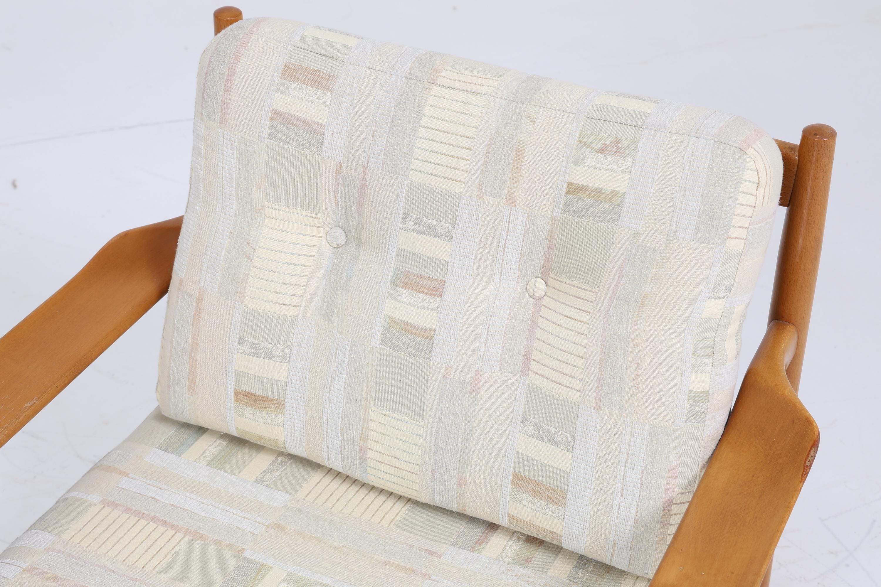 1v2 Klassischer Vintage Armlehnsessel 60er Jahre | Design Mid Century Sessel Retro Beige Braun Polster Wohnzimmer 70er