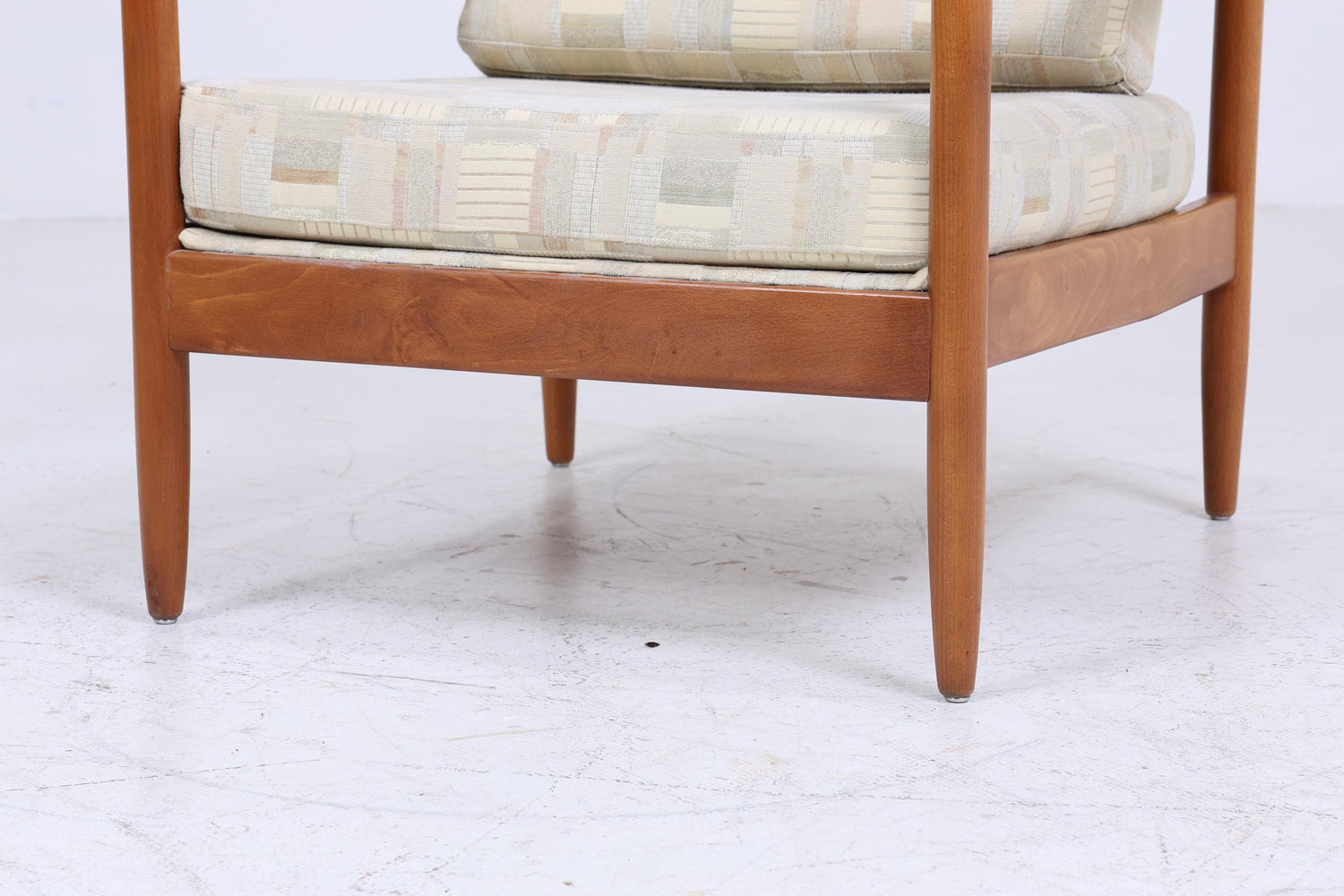 2v2 Klassischer Vintage Armlehnsessel 60er Jahre | Design Mid Century Sessel Retro Beige Braun Polster Wohnzimmer 70er