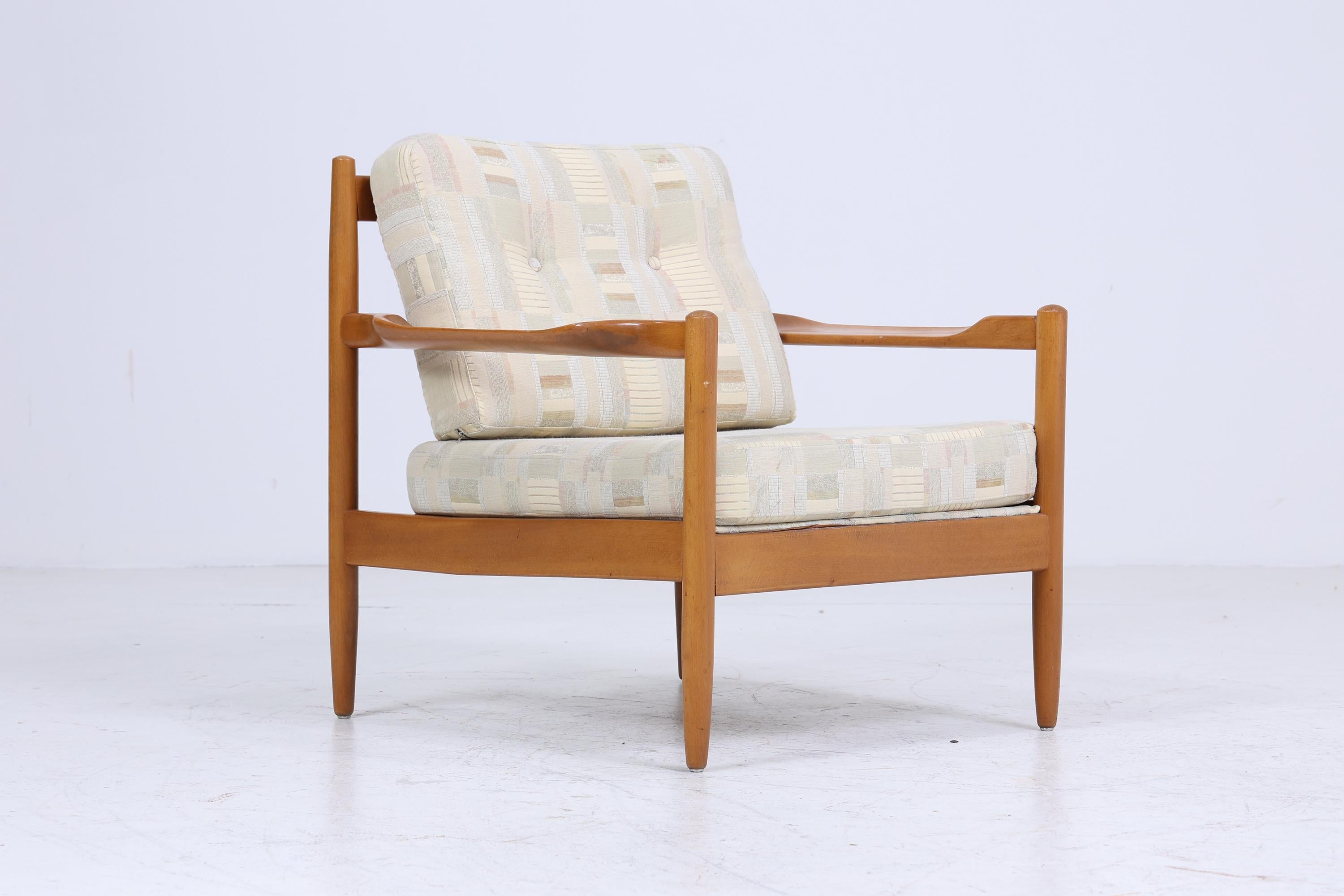 1v2 Klassischer Vintage Armlehnsessel 60er Jahre | Design Mid Century Sessel Retro Beige Braun Polster Wohnzimmer 70er