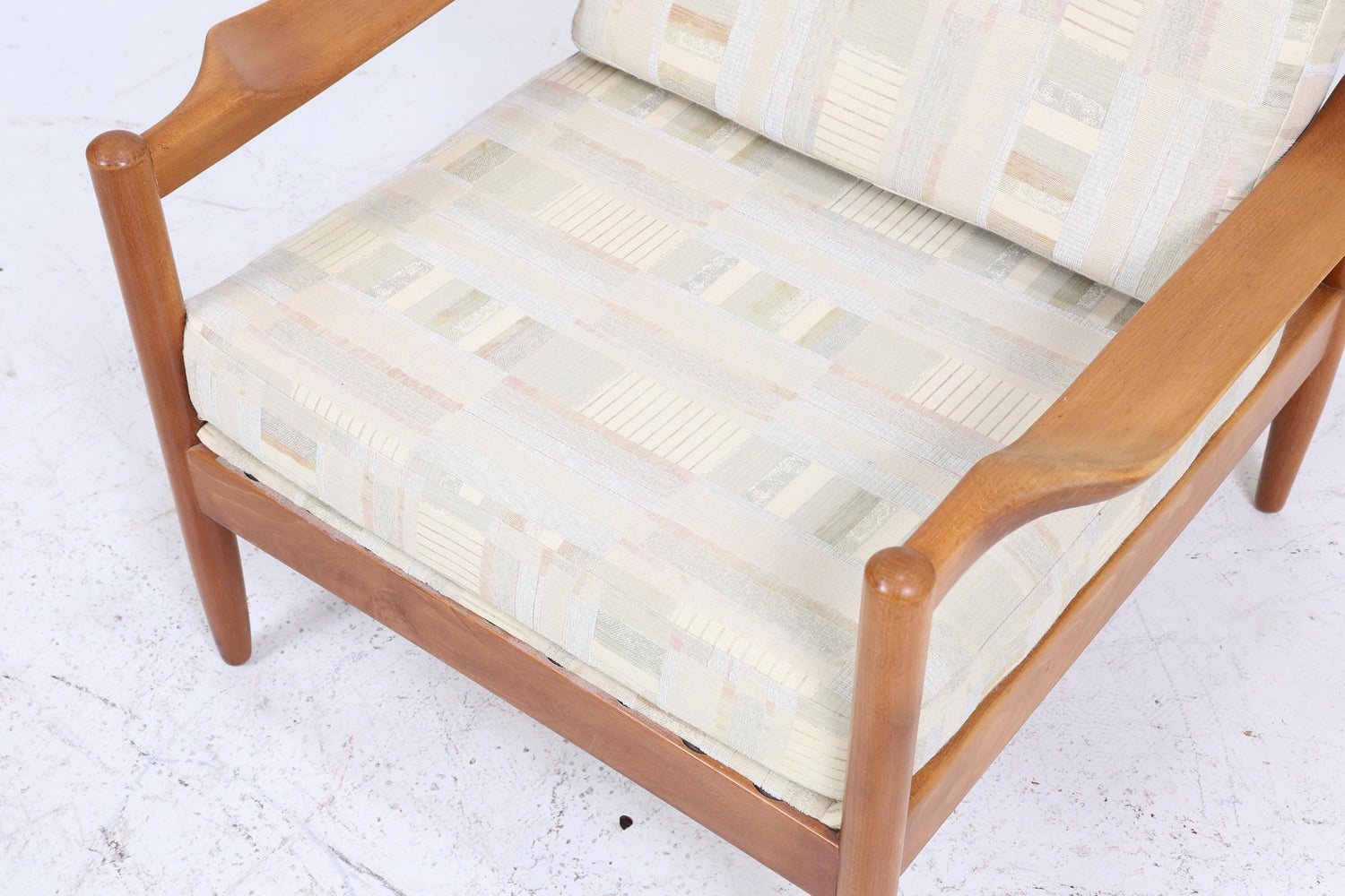 2v2 Klassischer Vintage Armlehnsessel 60er Jahre | Design Mid Century Sessel Retro Beige Braun Polster Wohnzimmer 70er