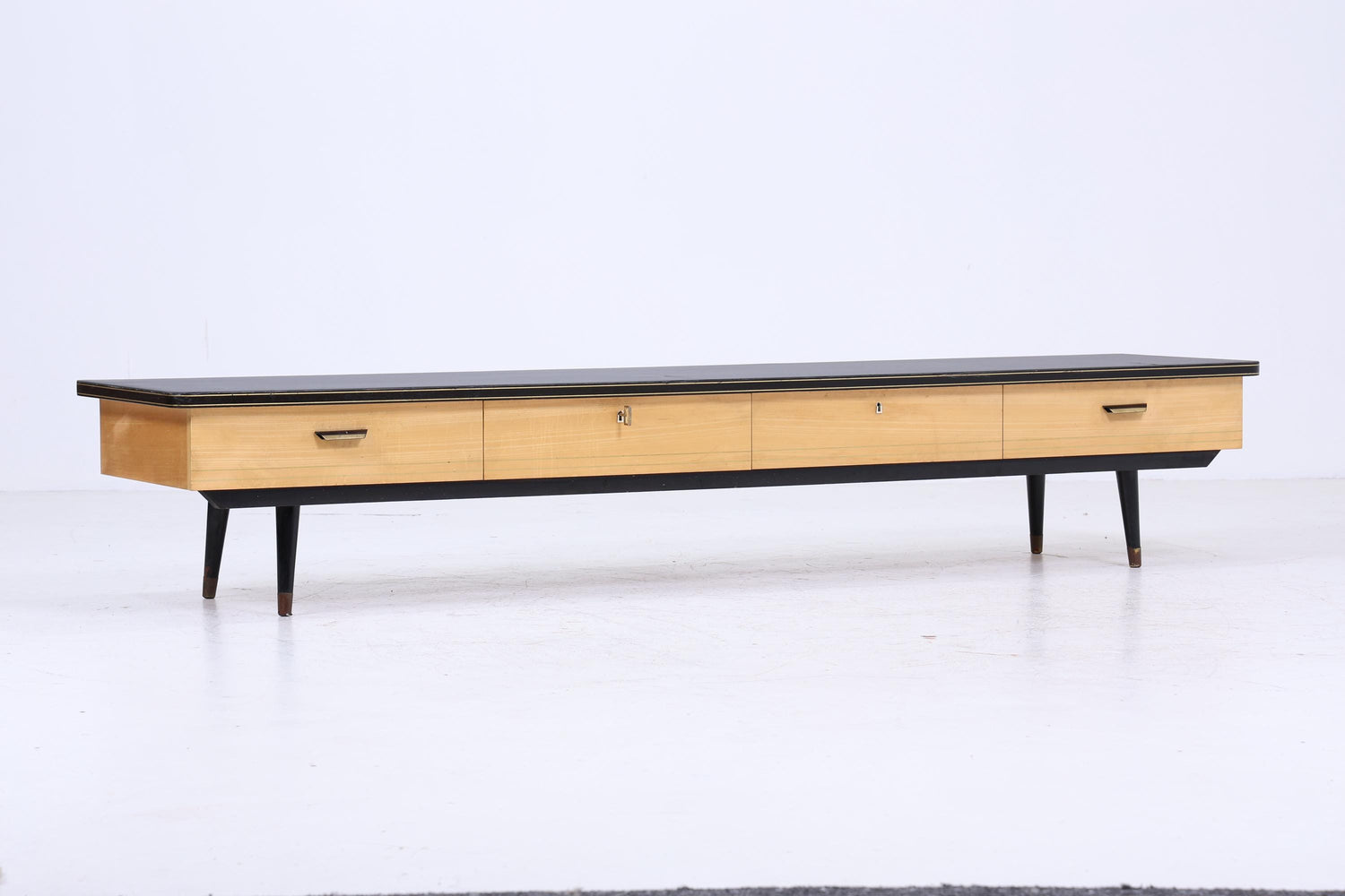 Vintage Lowboard 60er Jahre | Mid Century Sideboard mit Schubladen & Linoleum Oberfläche Retro Holz Aufbewahrung
