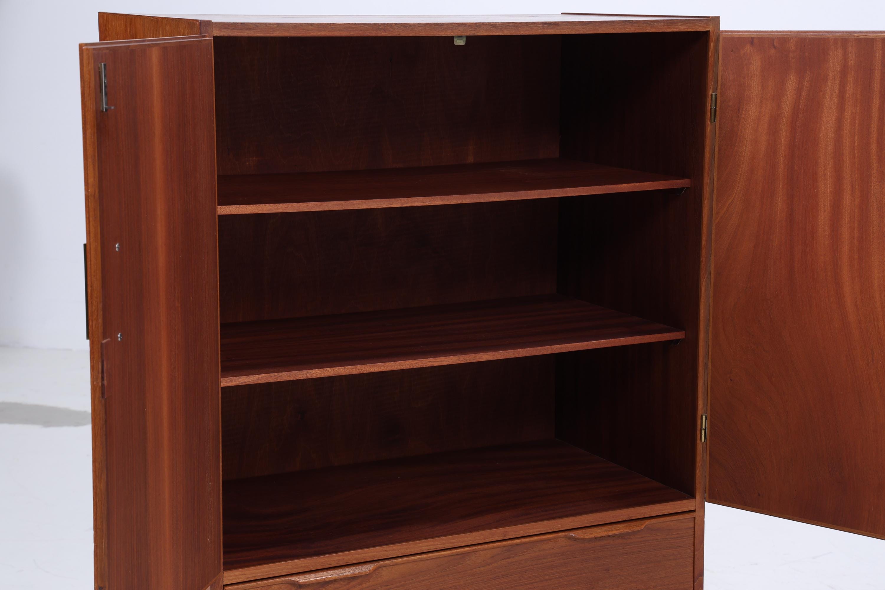 Kleiner Vintage Teak Wäscheschrank 60er Jahre | Mid Century Fächerschrank | Retro Schrank Holz Aufbewahrung