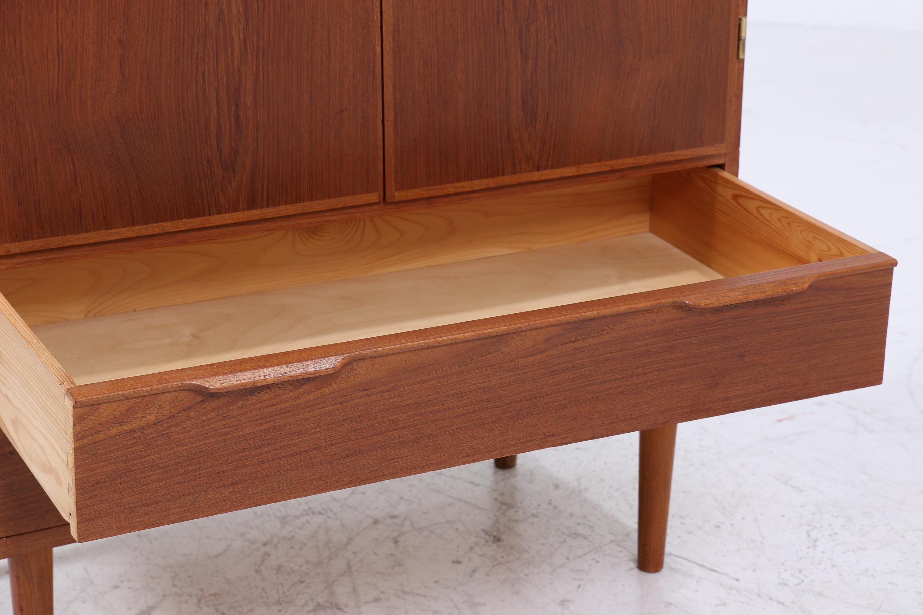 Kleiner Vintage Teak Wäscheschrank 60er Jahre | Mid Century Fächerschrank | Retro Schrank Holz Aufbewahrung