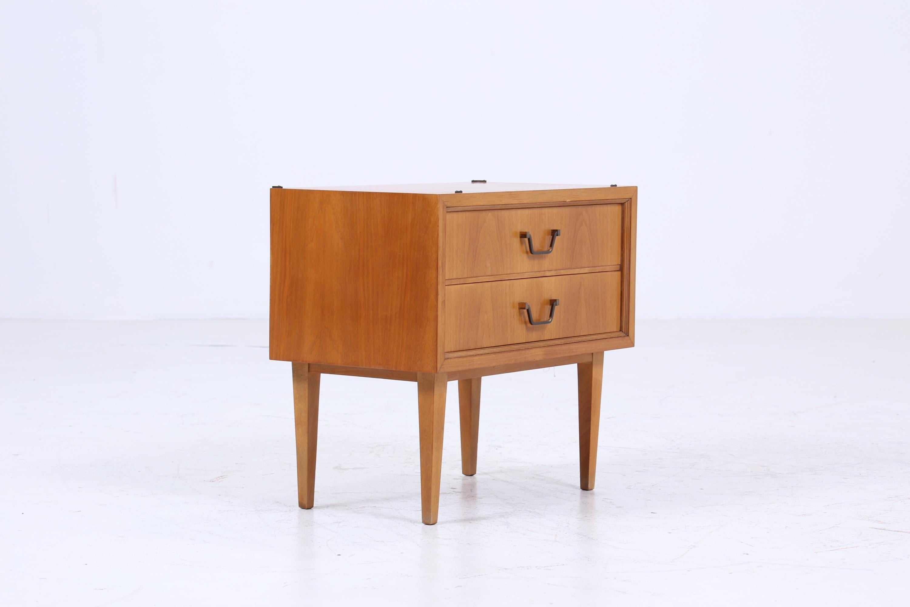 Vintage Nachttisch 60er Jahre | Mid Century Mini Kommode Schubladen | Stilvolle 70er Holz Aufbewahrung Schlafzimmer 1/2