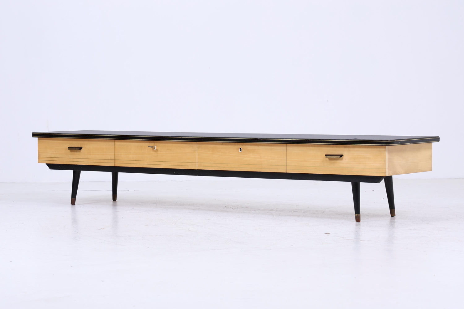 Vintage Lowboard 60er Jahre | Mid Century Sideboard mit Schubladen & Linoleum Oberfläche Retro Holz Aufbewahrung