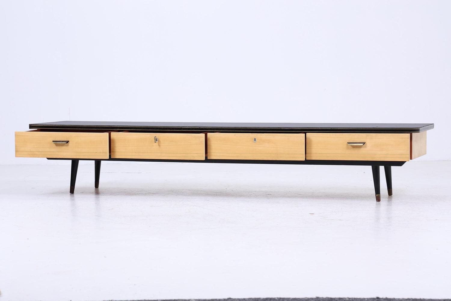 Vintage Lowboard 60er Jahre | Mid Century Sideboard mit Schubladen & Linoleum Oberfläche Retro Holz Aufbewahrung