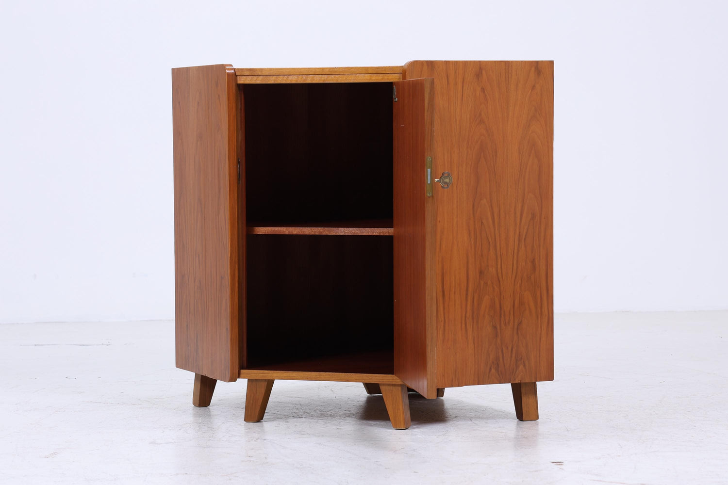 ❌SALE❌ Vintage Nussbaum Eckkommode von Tepe 60er Jahre | Mid Century Kommode Schrank Retro 70er Holz Aufbewahrung