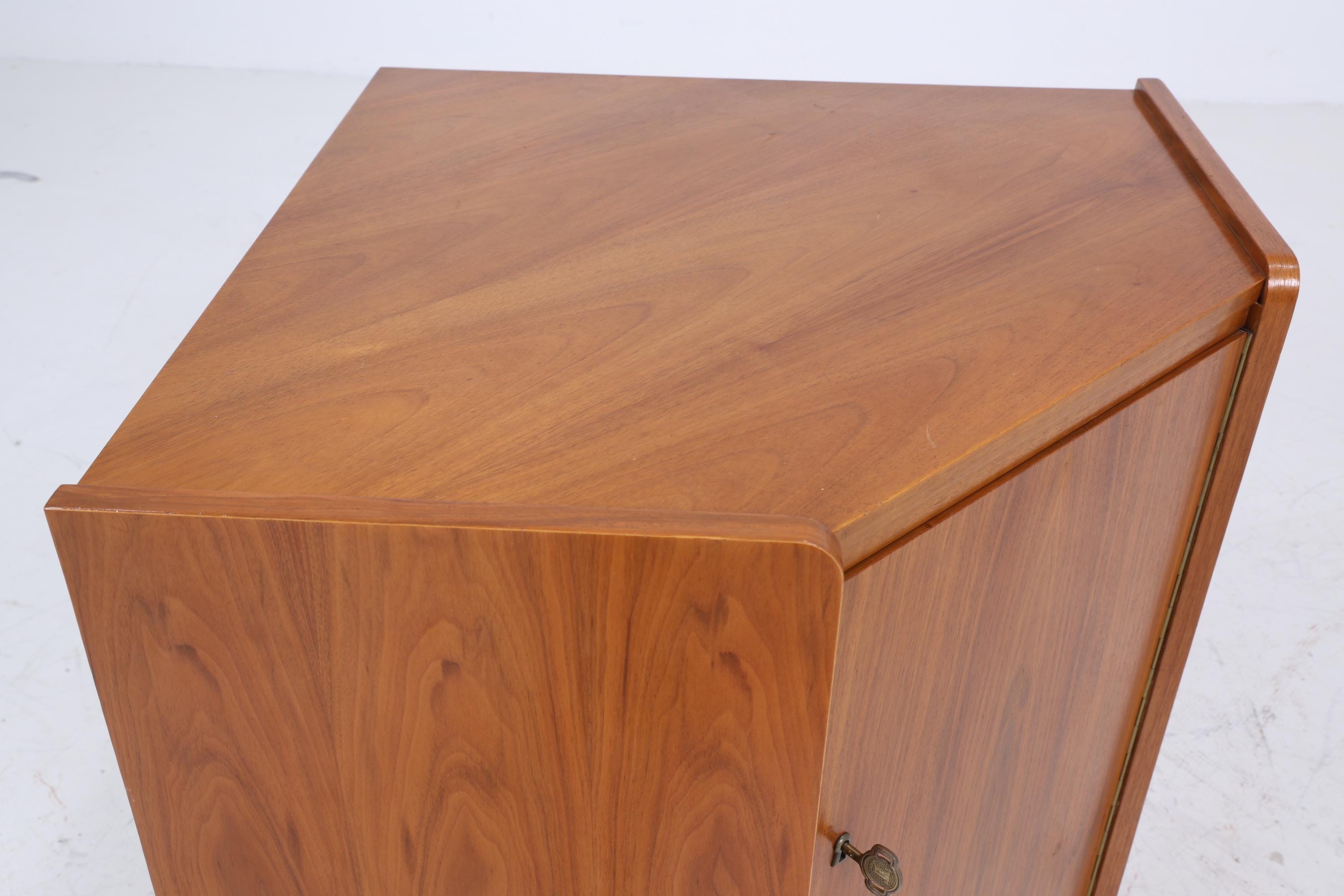 ❌SALE❌ Vintage Nussbaum Eckkommode von Tepe 60er Jahre | Mid Century Kommode Schrank Retro 70er Holz Aufbewahrung