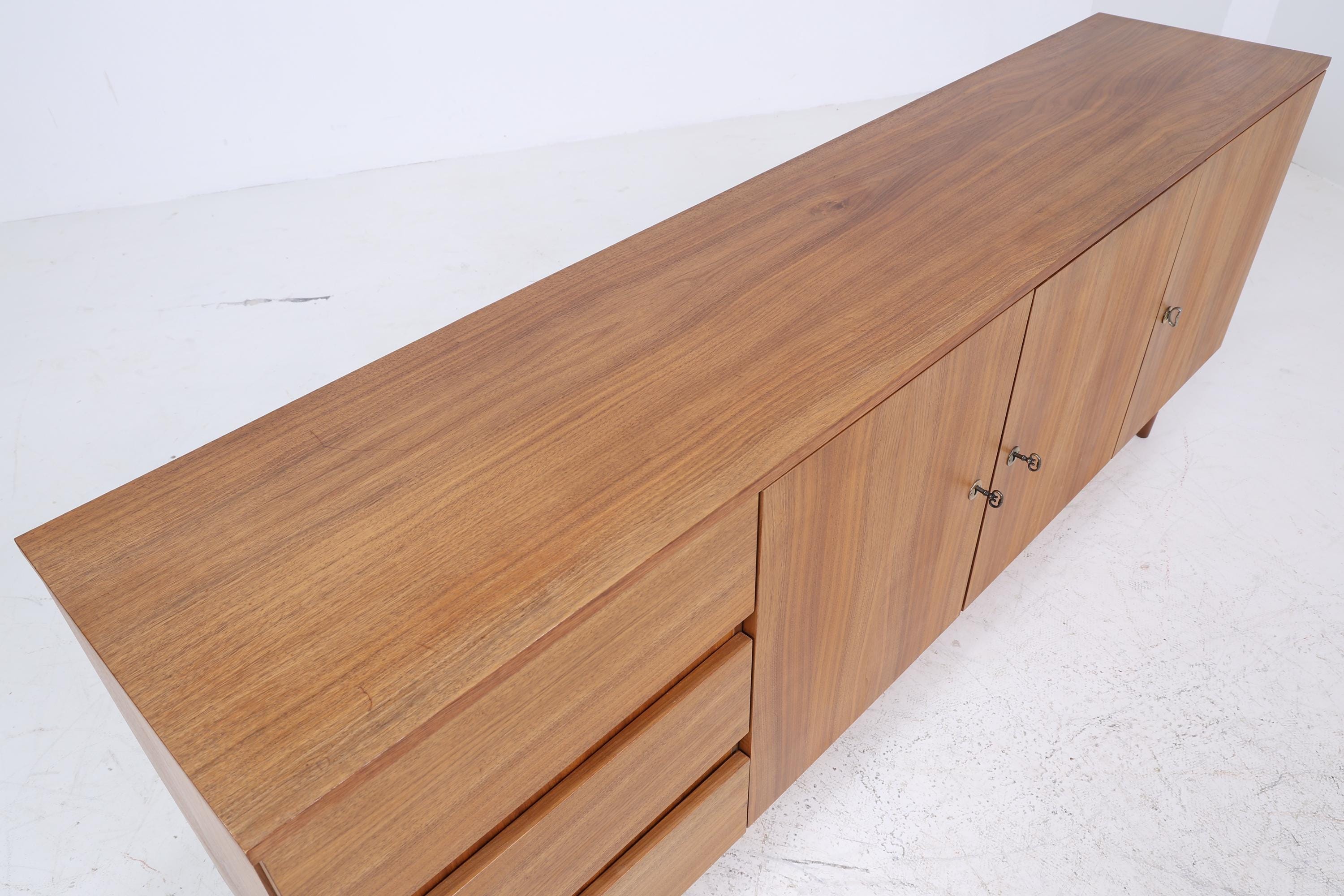 Vintage Nussbaum Sideboard 60er Jahre | Mid Century TV Board mit Schubladen & Fächern Retro Holz Aufbewahrung